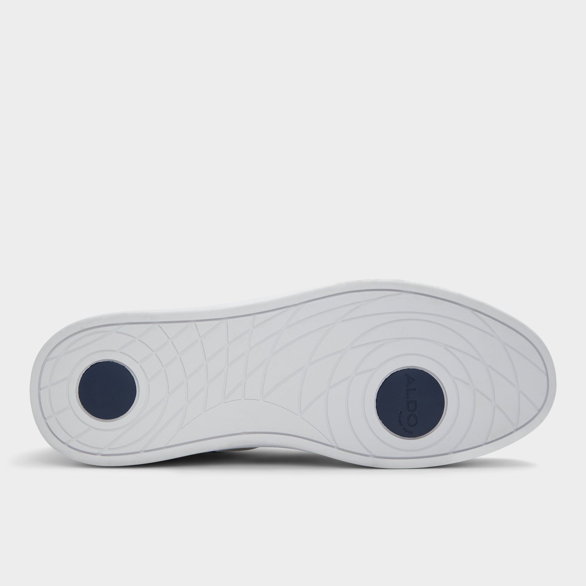 View of White Overflow Elio Low top sneaker's sole