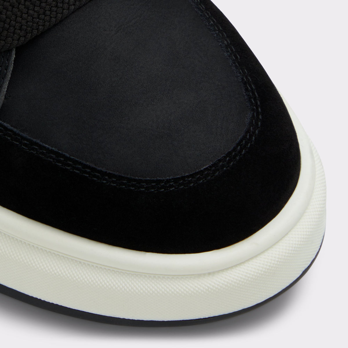 Gros plan de la Noir Hendrix Low top sneaker