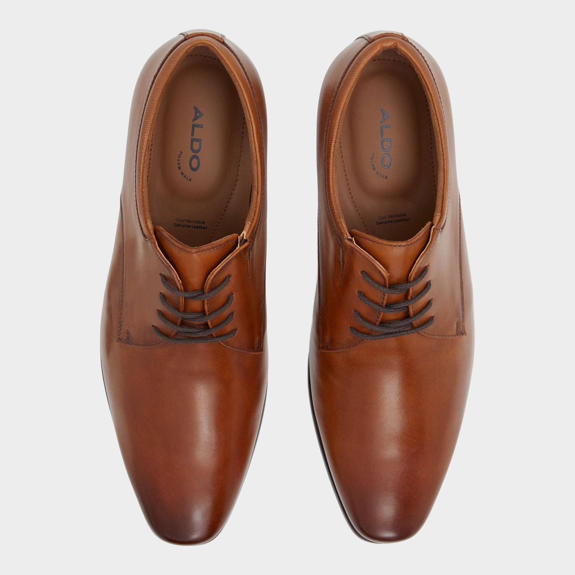 Top-down view of the Cognac Bocelli Oxford shoe