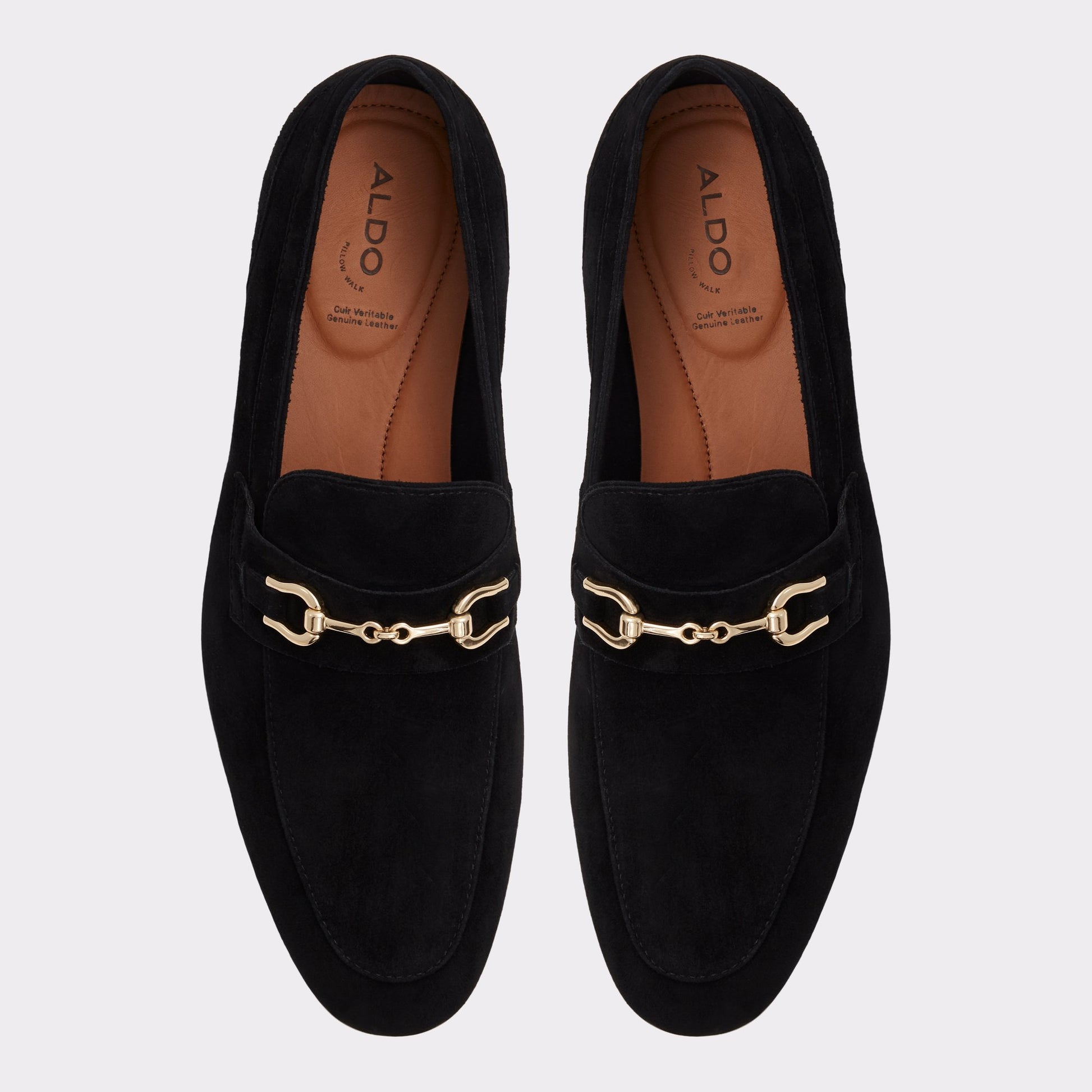 Top-down view of the Open Black Marinho Loafer
