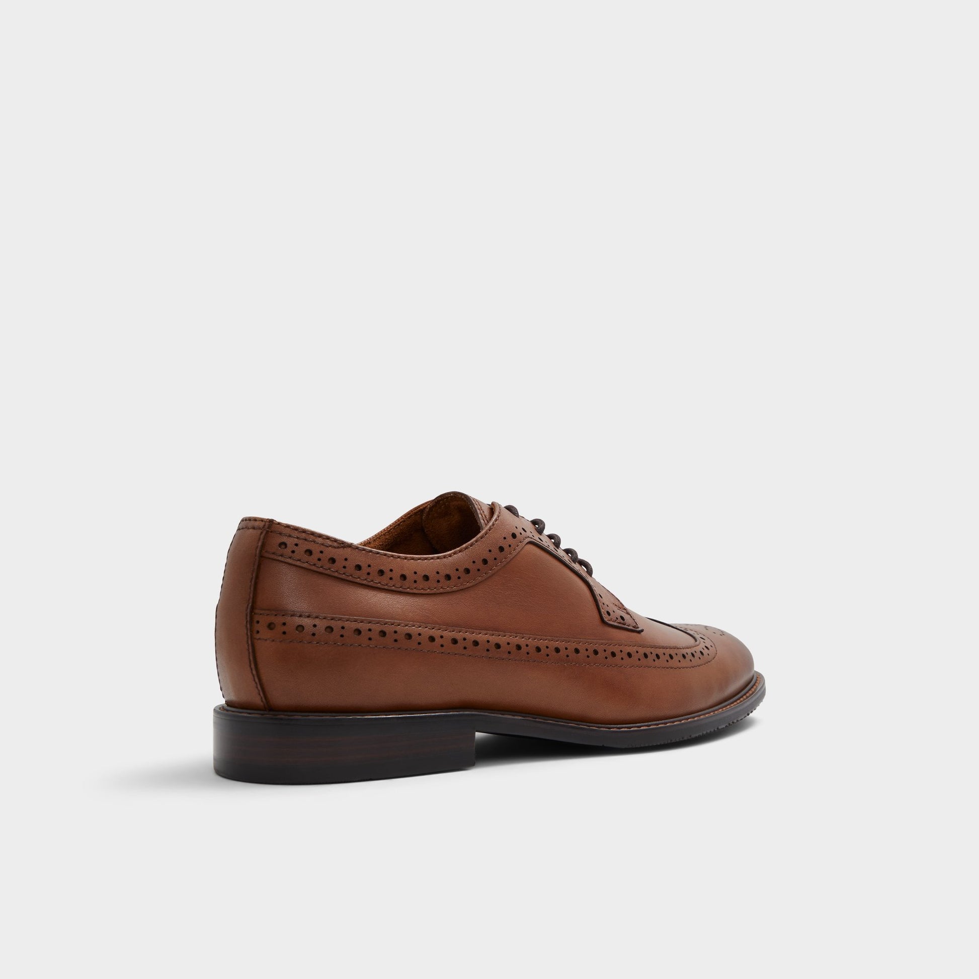 Three-quarter angle of Cognac Fatisekflexx Oxford shoe's back side