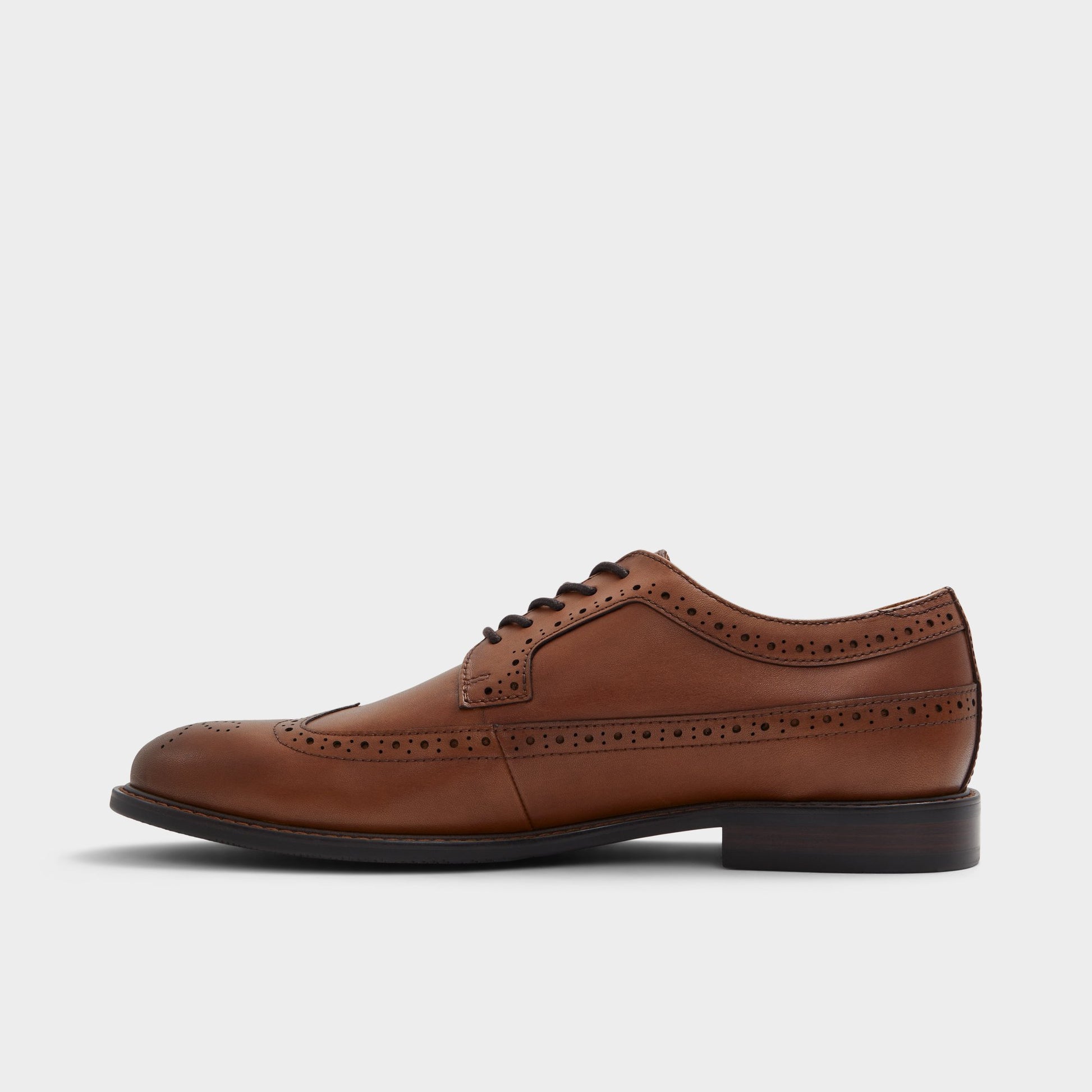Side view of Cognac Fatisekflexx Oxford shoe