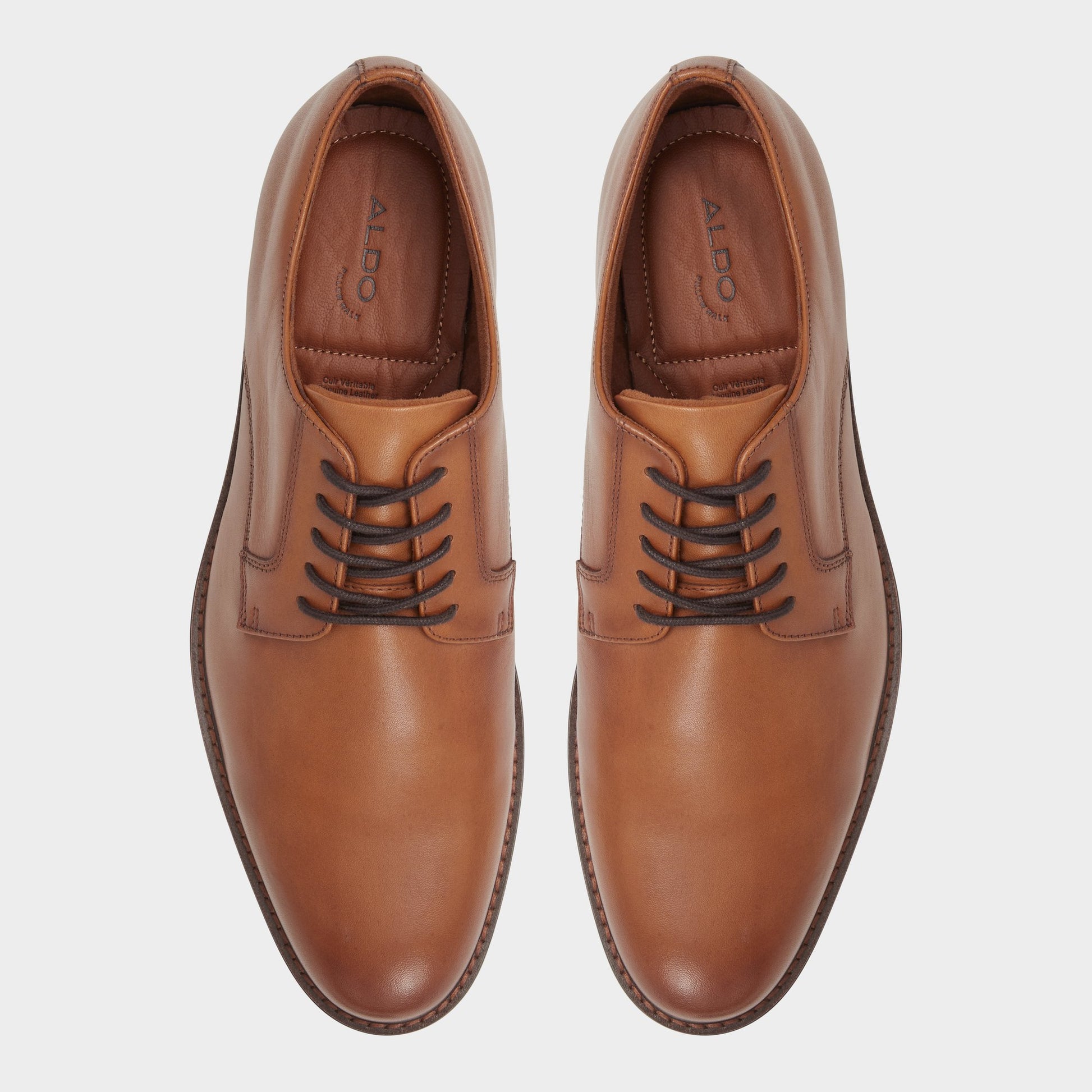 Top-down view of the Cognac Hanfordd Oxford shoe