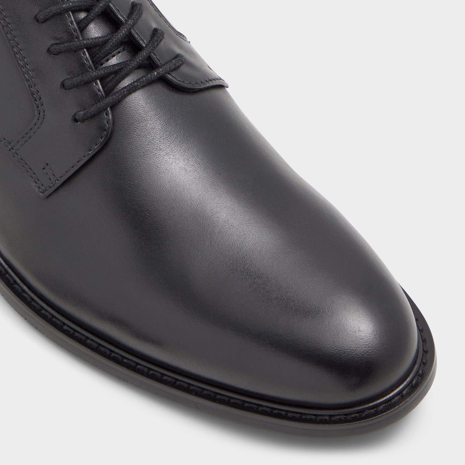 Close-up of the Black Hanfordd Oxford shoe