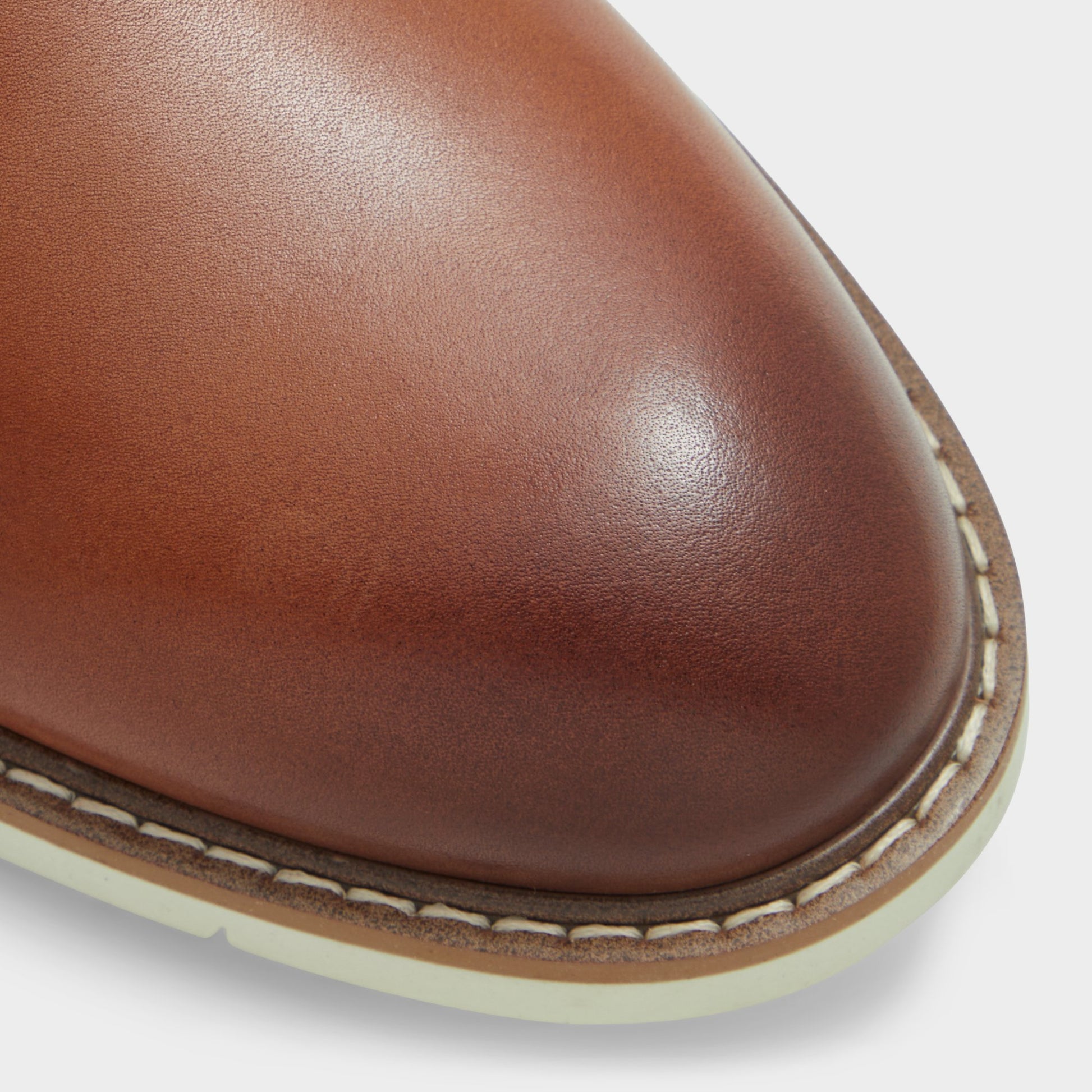 Close-up of the Cognac Faro Oxford shoe
