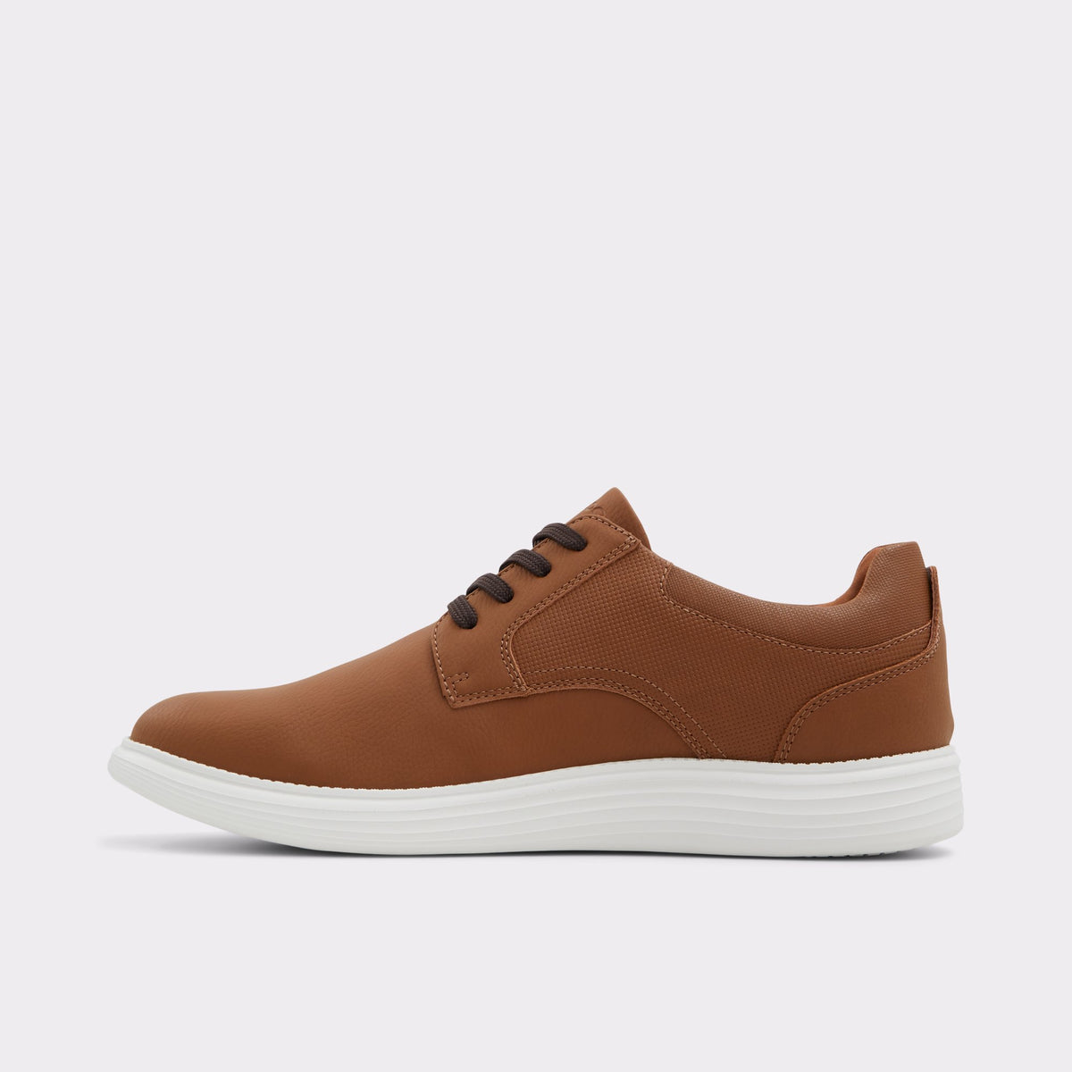Side view of Cognac Nottingham Oxford shoe