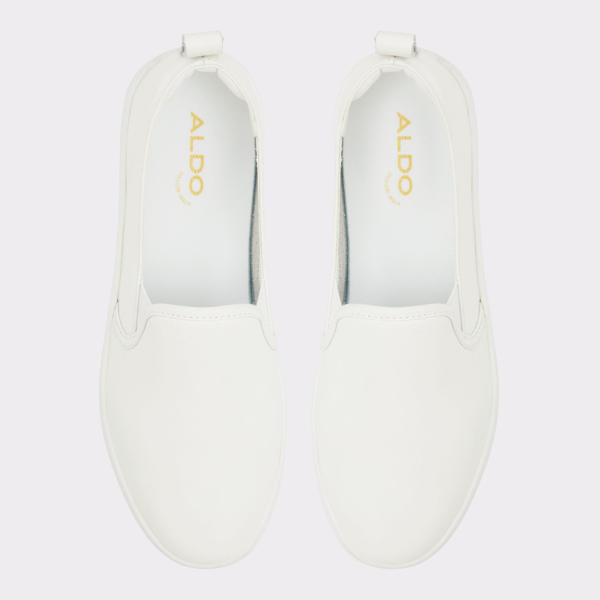 Top-down view of the White Roolly Low top sneaker