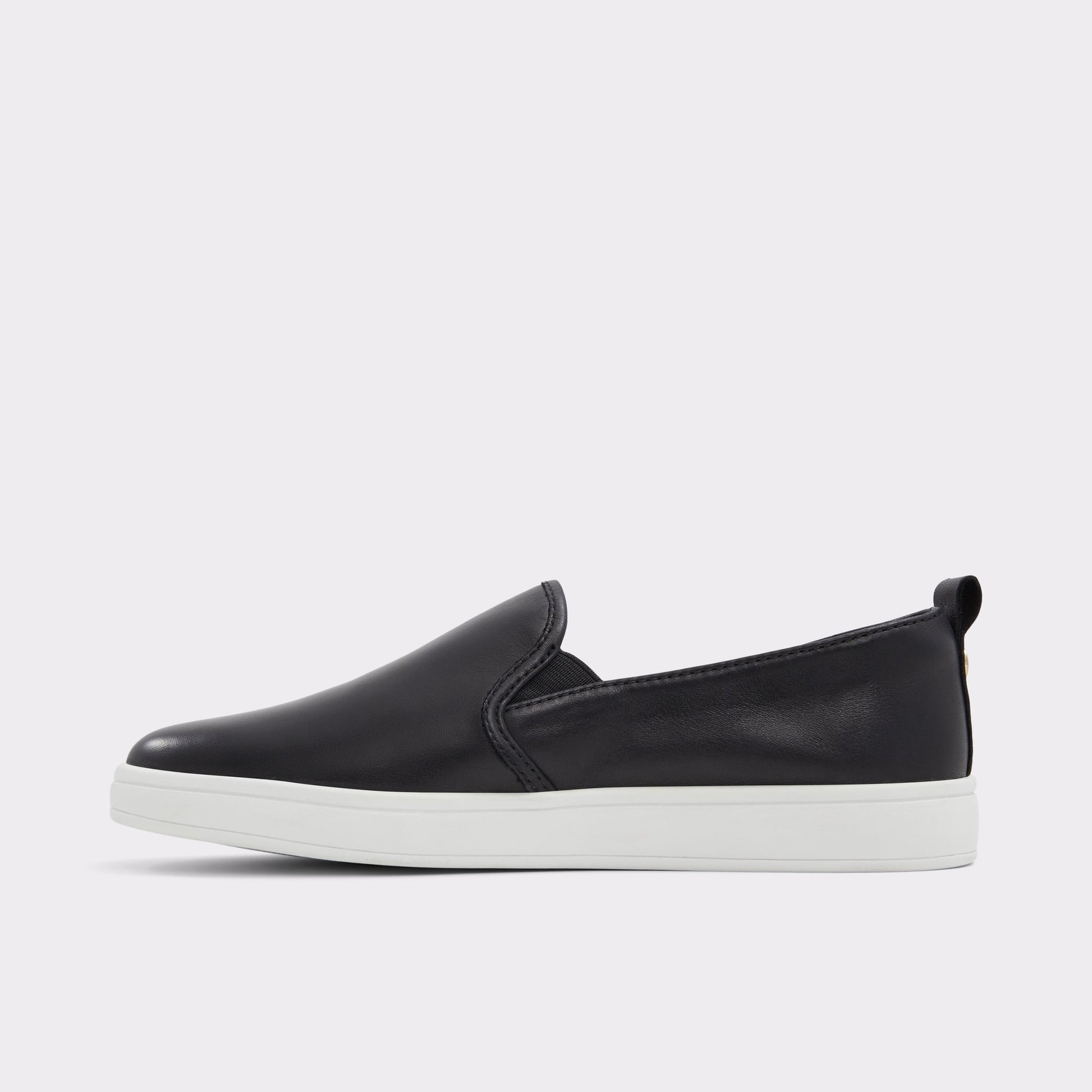 Side view of Black Roolly Low top sneaker