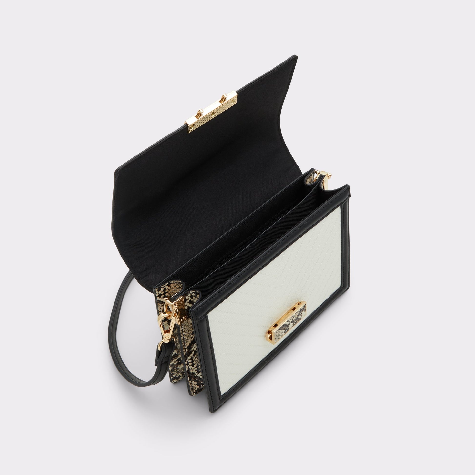 Product media for Laisbyyx