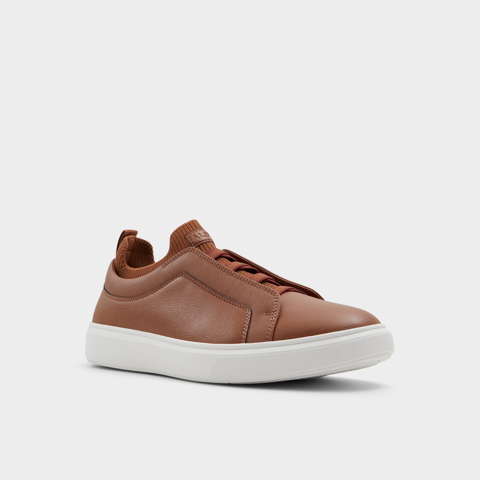 Three-quarter angle of Cognac Midtown Low top sneaker's front side