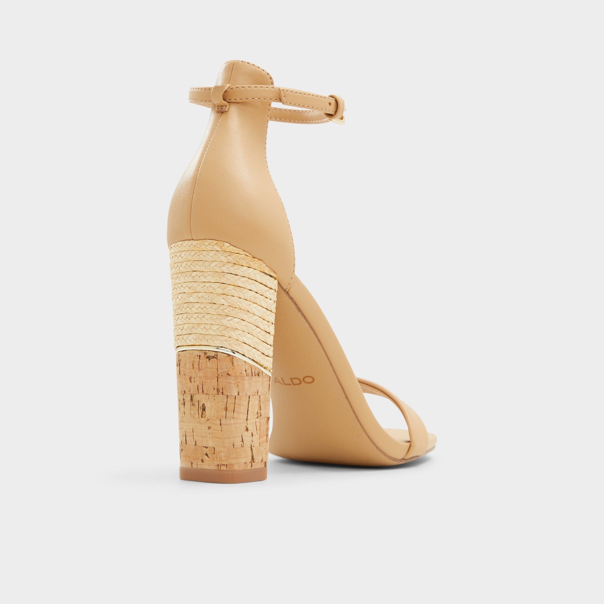 Angle de trois quarts de l'arrière de Autre Beige Foncé Hazelia Sandale à talon haut