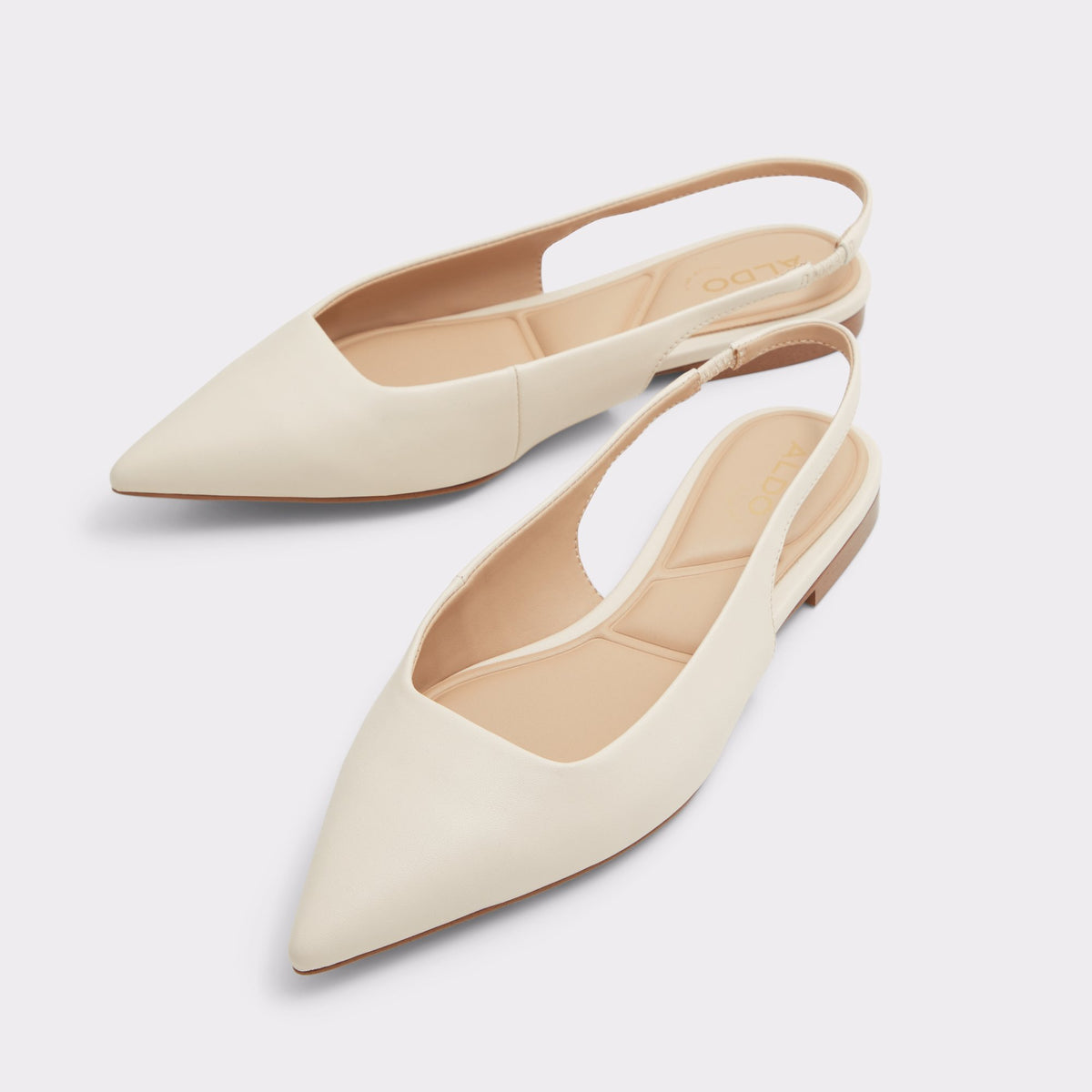 Vue en surbrillance d'une paire de Autre Beige Valegyn Ballerine à bride arrière s