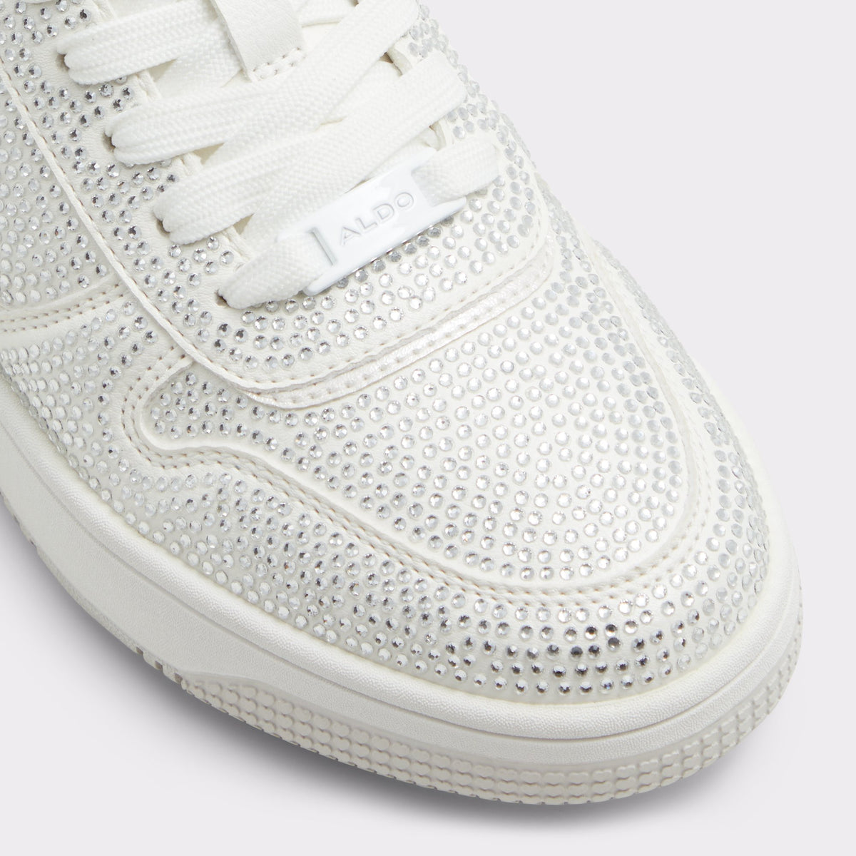 Gros plan de la Blanc Ouvert Retroact Sneaker bas