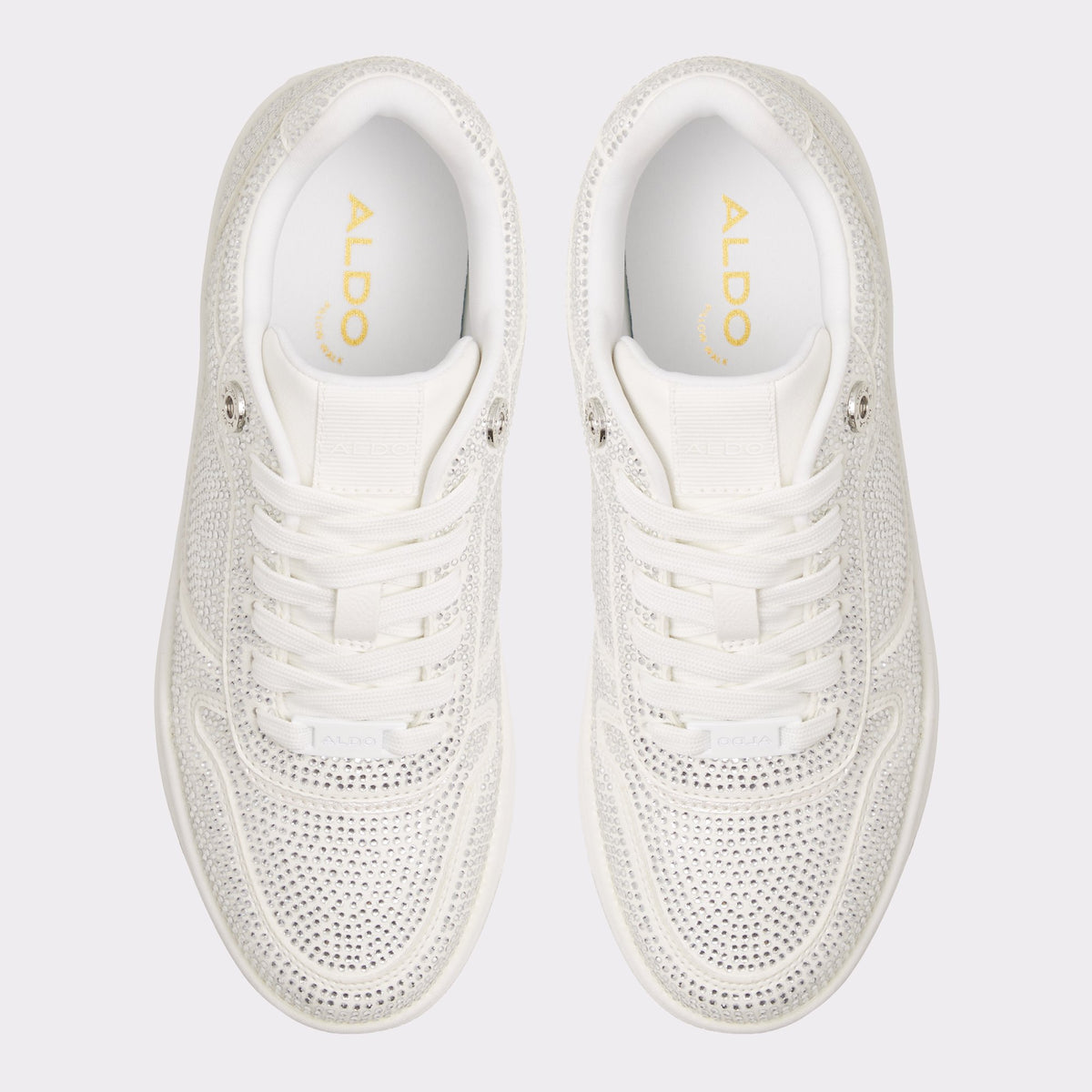 Vue de dessus de la Blanc Ouvert Retroact Sneaker bas