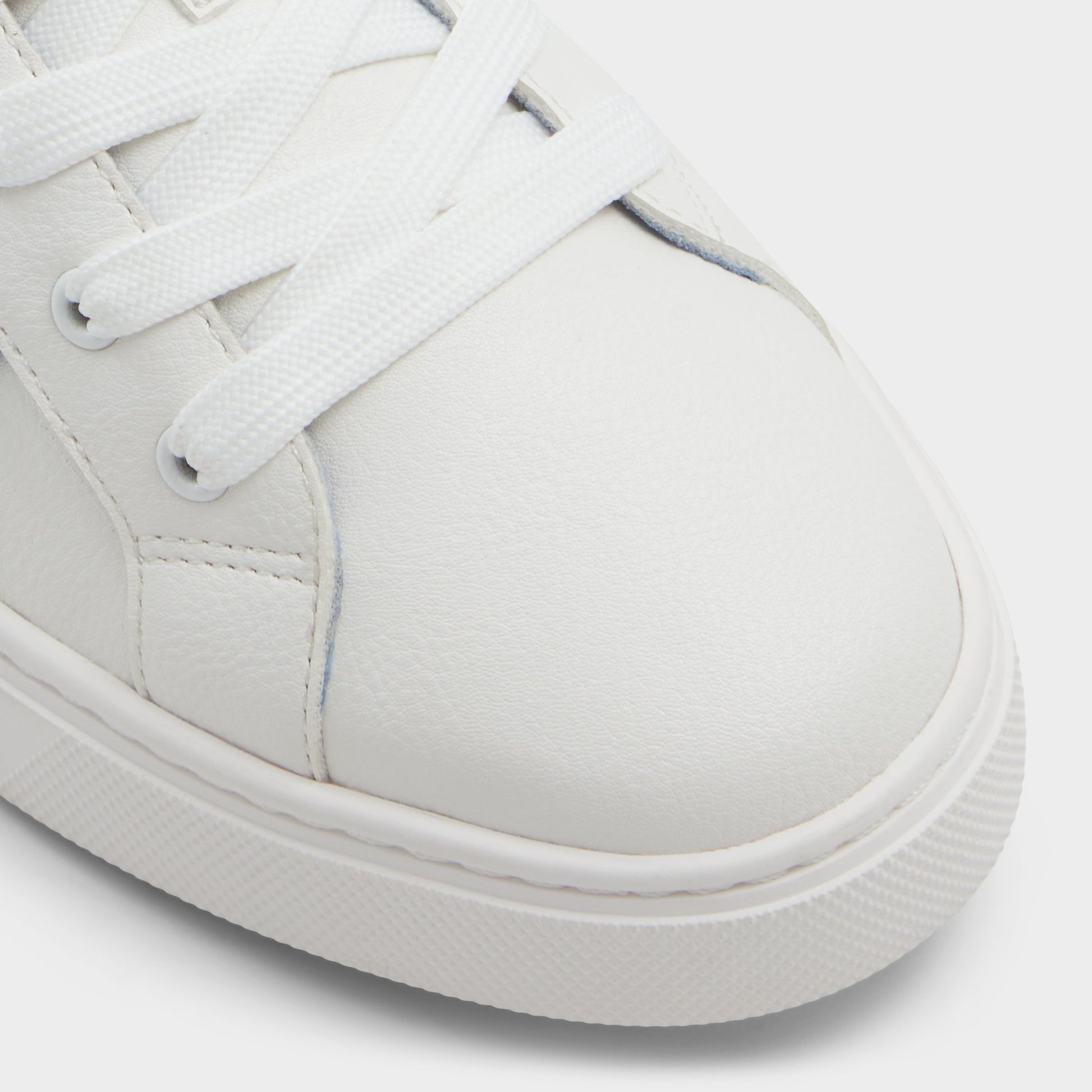 Close-up of the Medium Blue Palazzi Low top sneaker