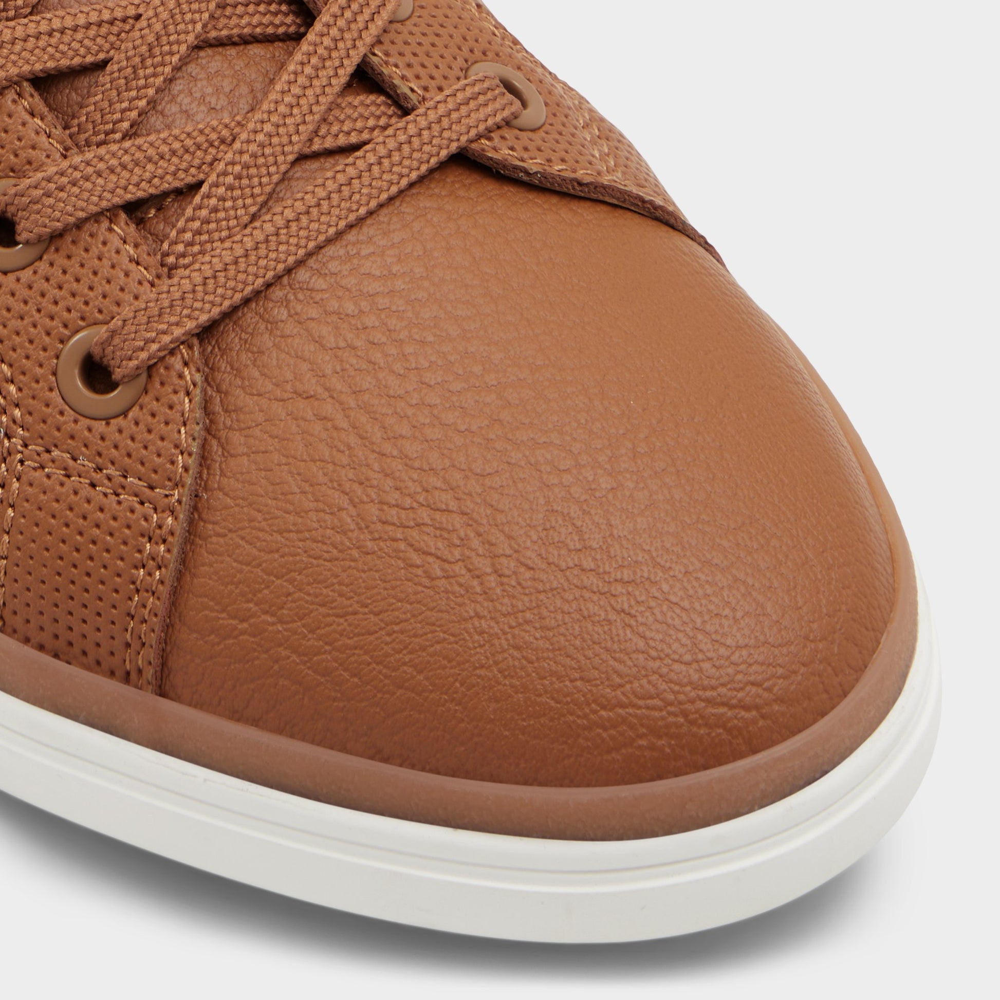 Close-up of the Light Brown Montague High top sneaker