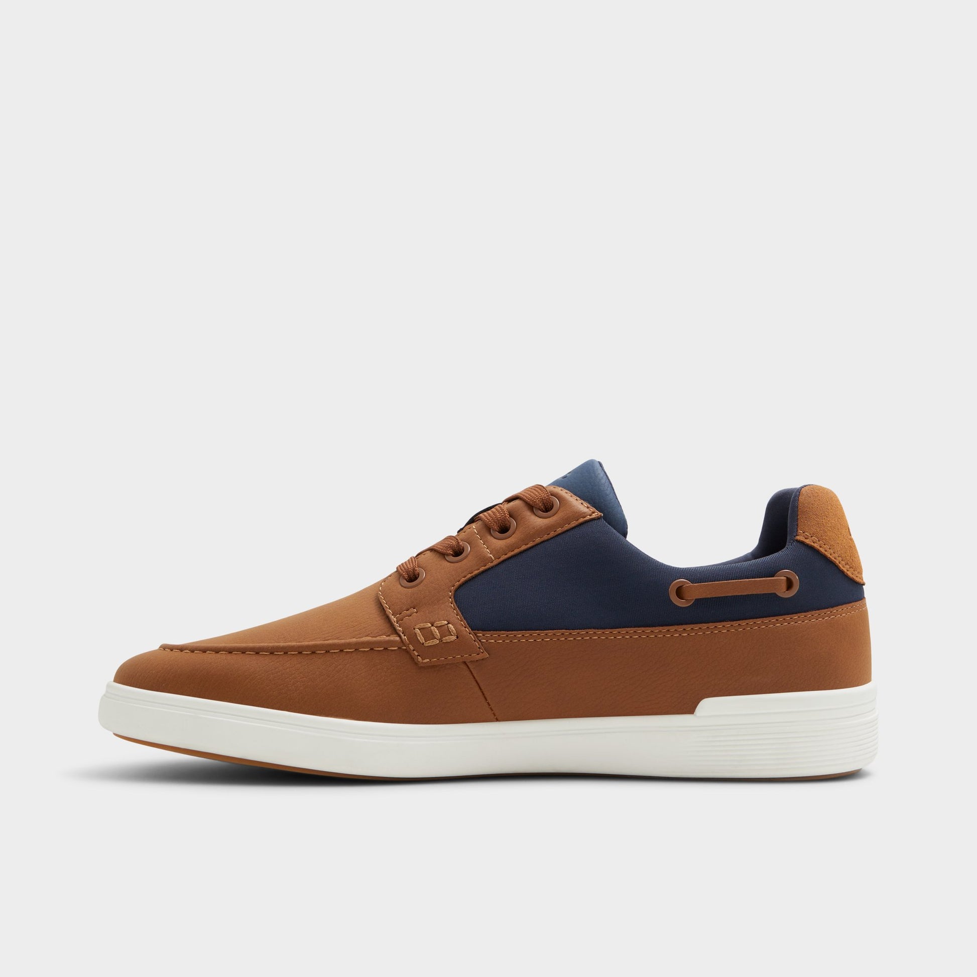 Side view of Cognac Tazz Low top sneaker