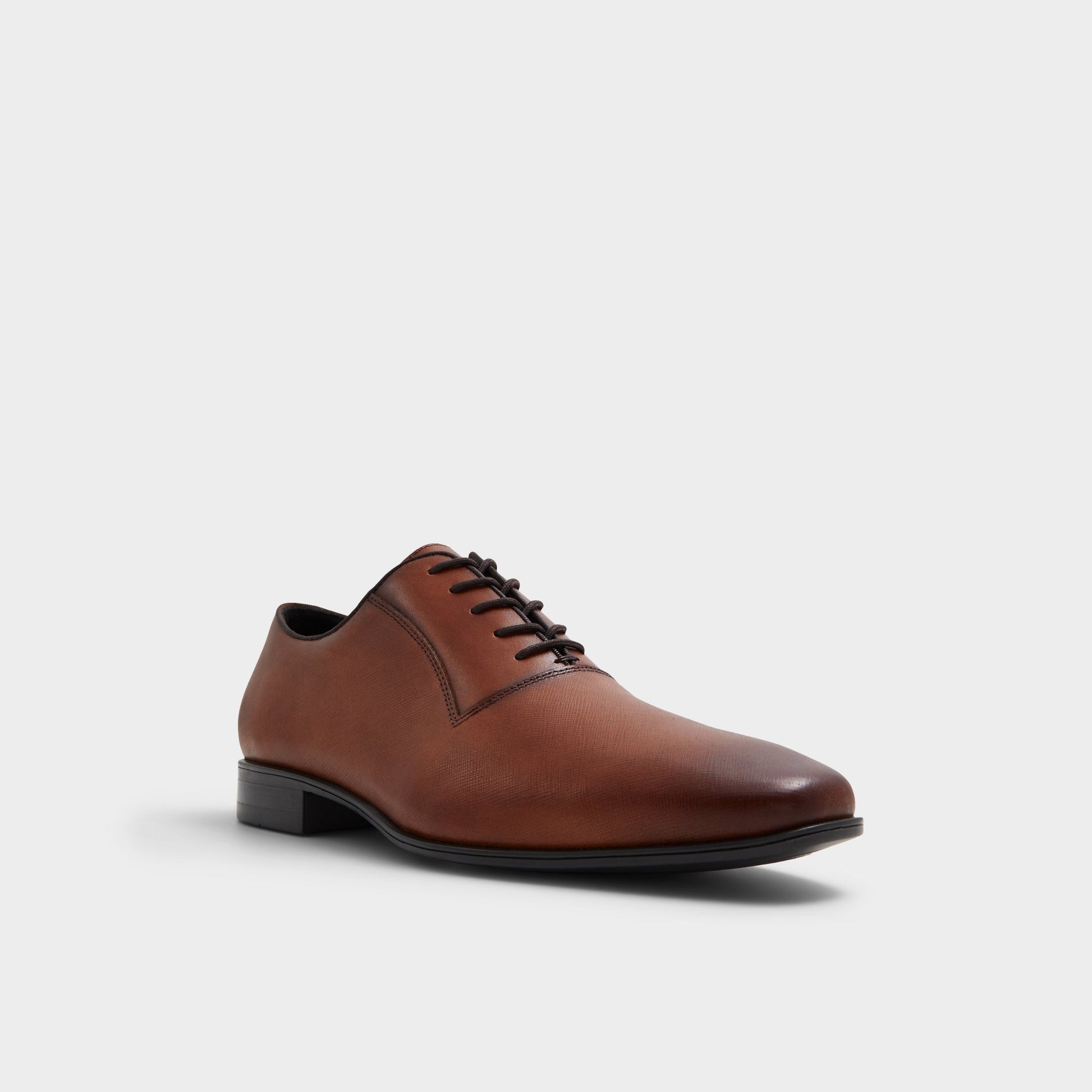 Three-quarter angle of Cognac Biaggoo Oxford shoe's front side