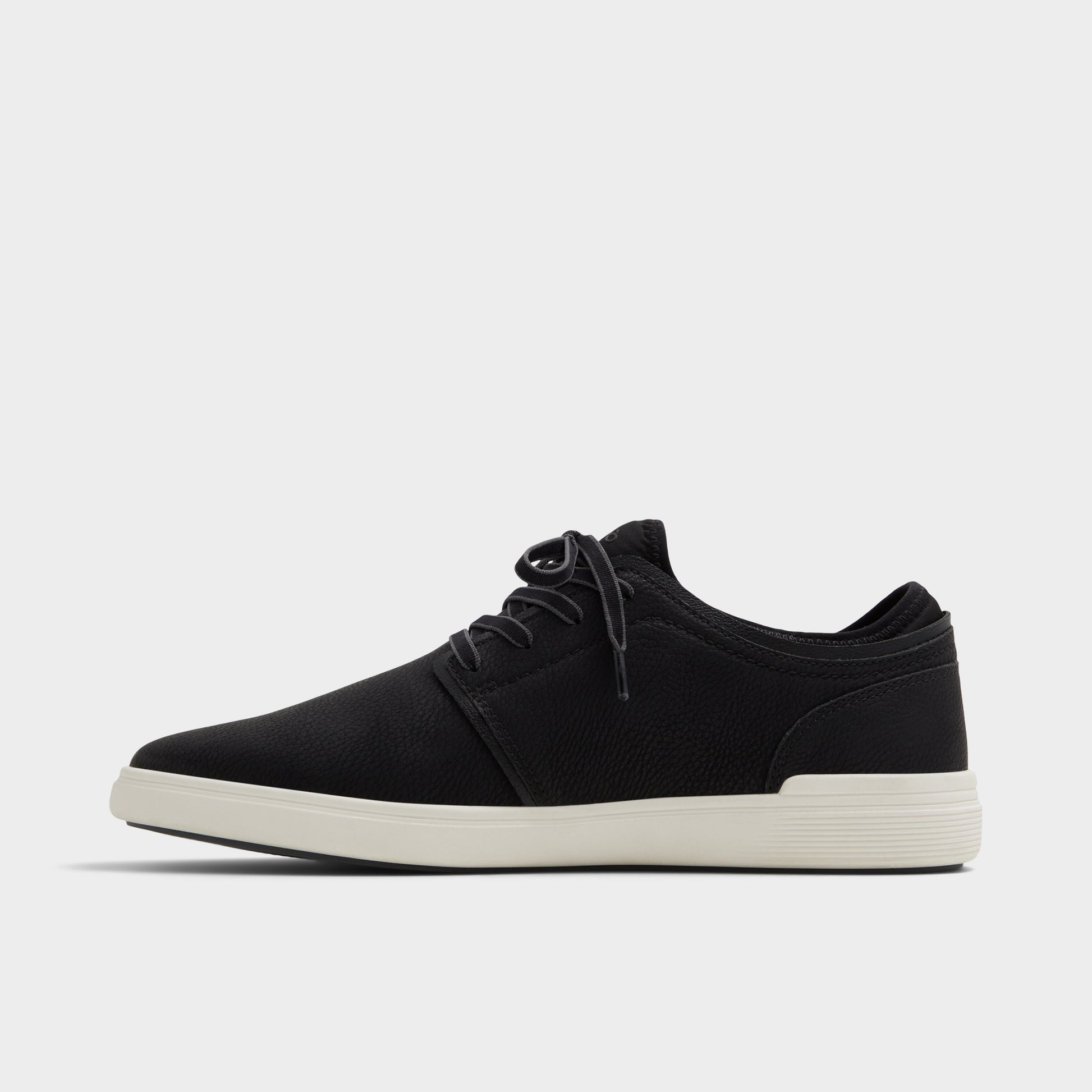 Side view of Black Omono Low top sneaker