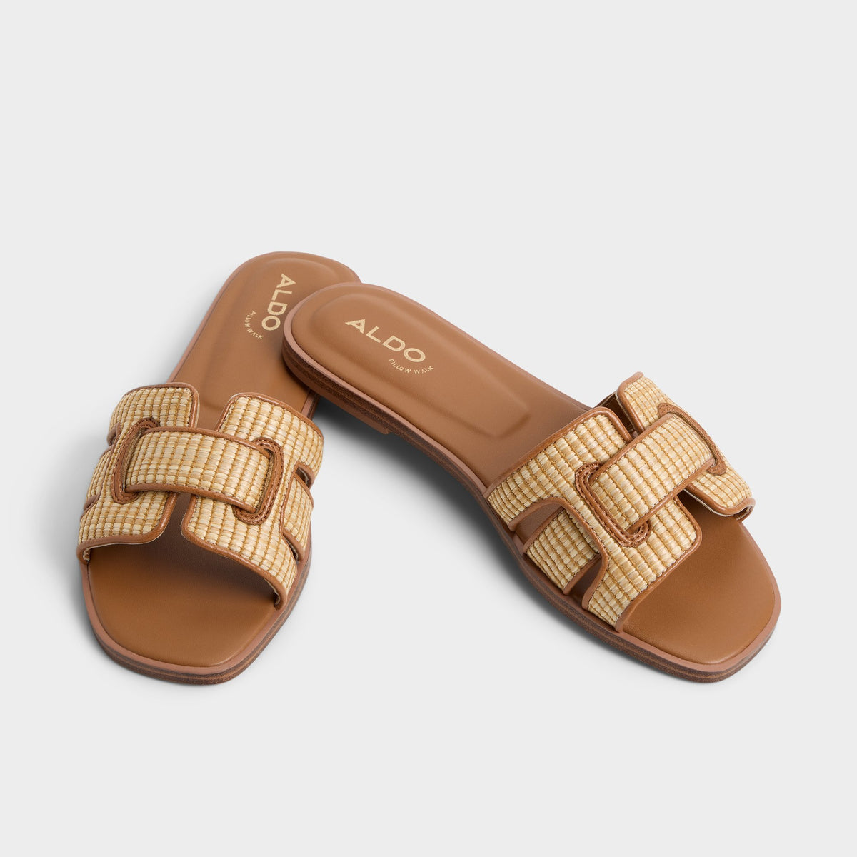 Vue en surbrillance d'une paire de Naturel Ouvert Elenaa Sandale s