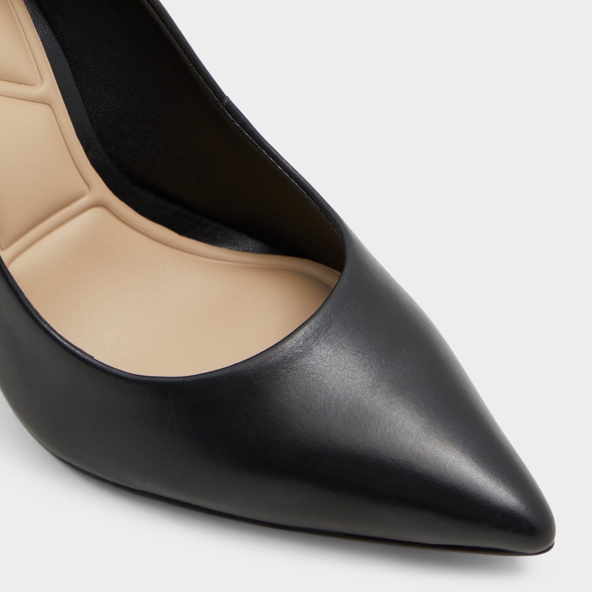 Close-up of the Other Black Stessy2.0 Pump