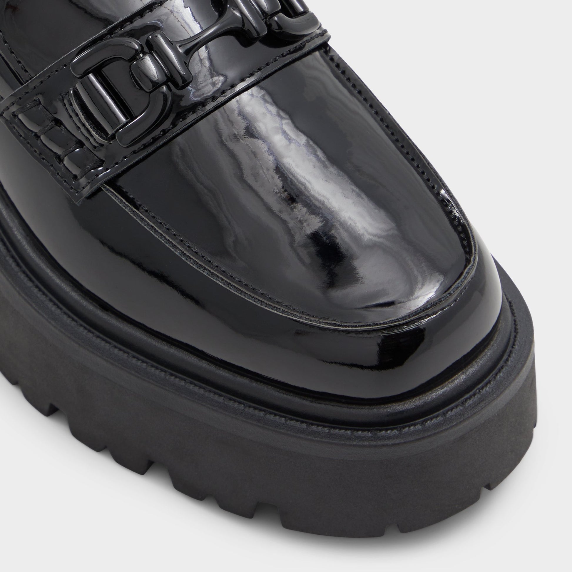 Close-up of the Black Oneameth Loafer