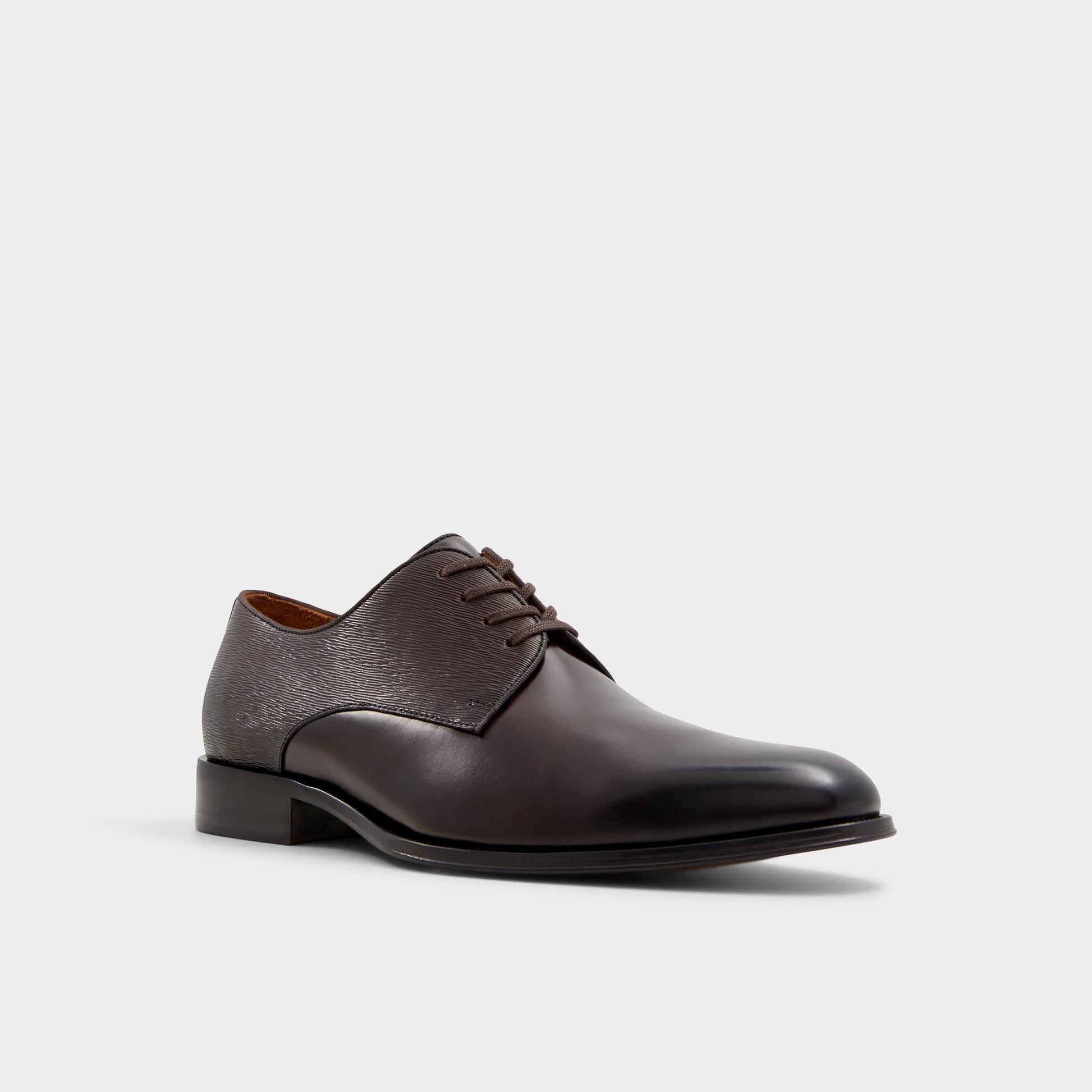 Three-quarter angle of Dark brown Halbart Oxford shoe's front side