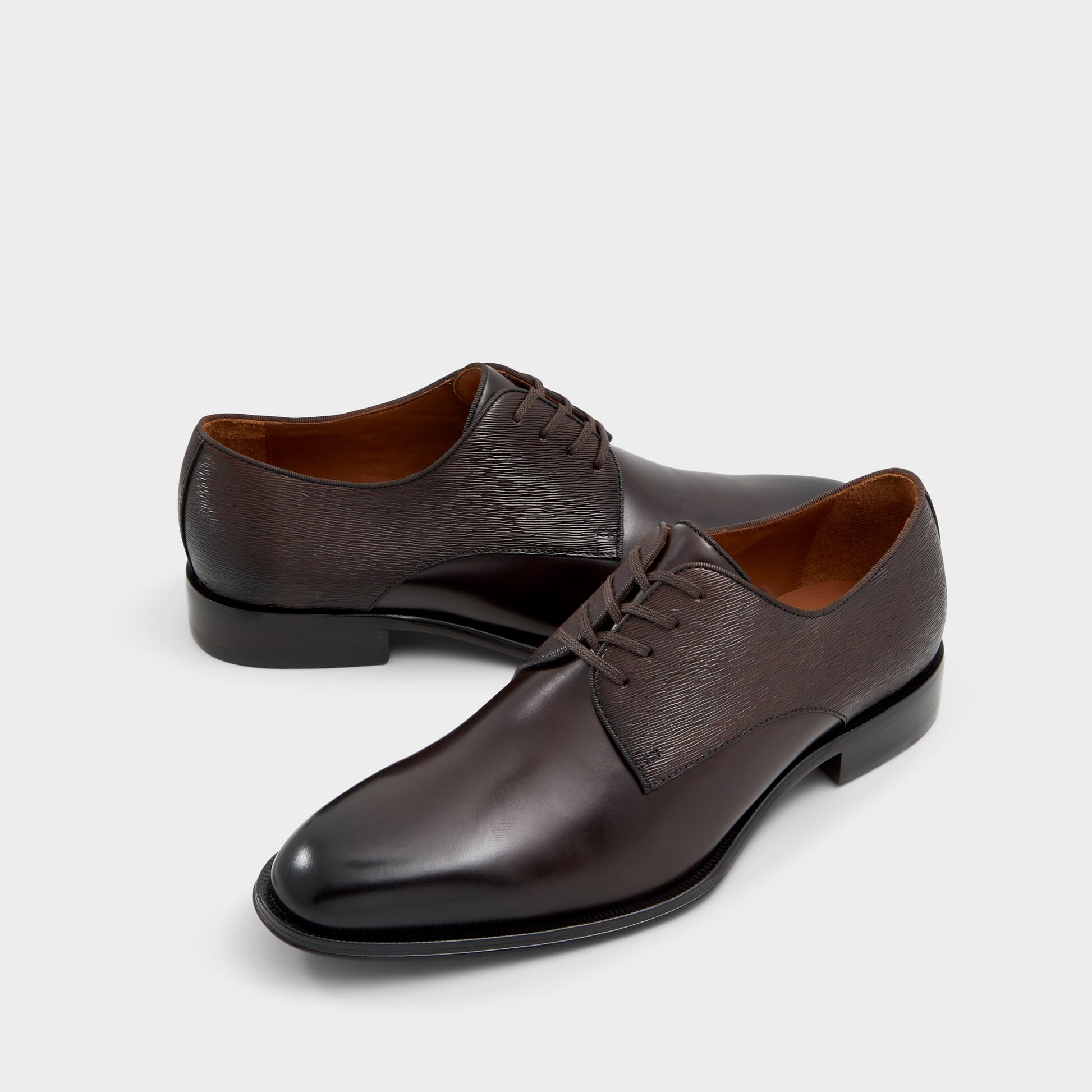 Highlighted view of a pair of Dark brown Halbart Oxford shoes