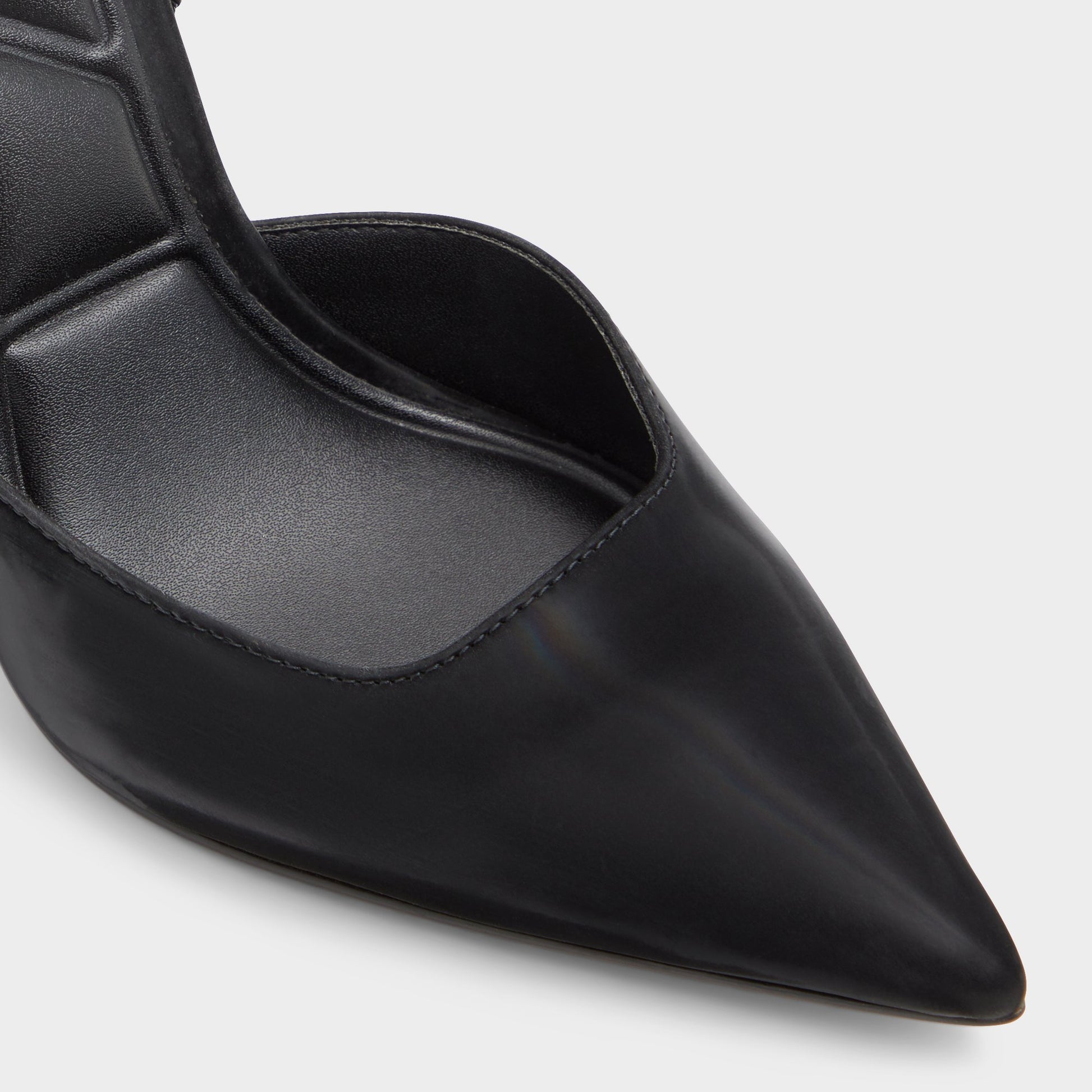 Close-up of the Black Berolden Slingback heel
