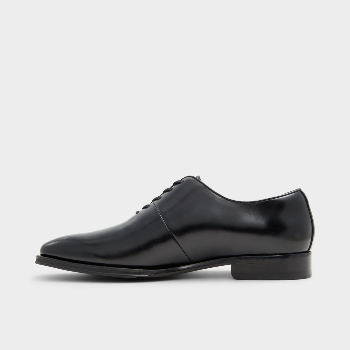 Side view of Black Ignacio Oxford shoe