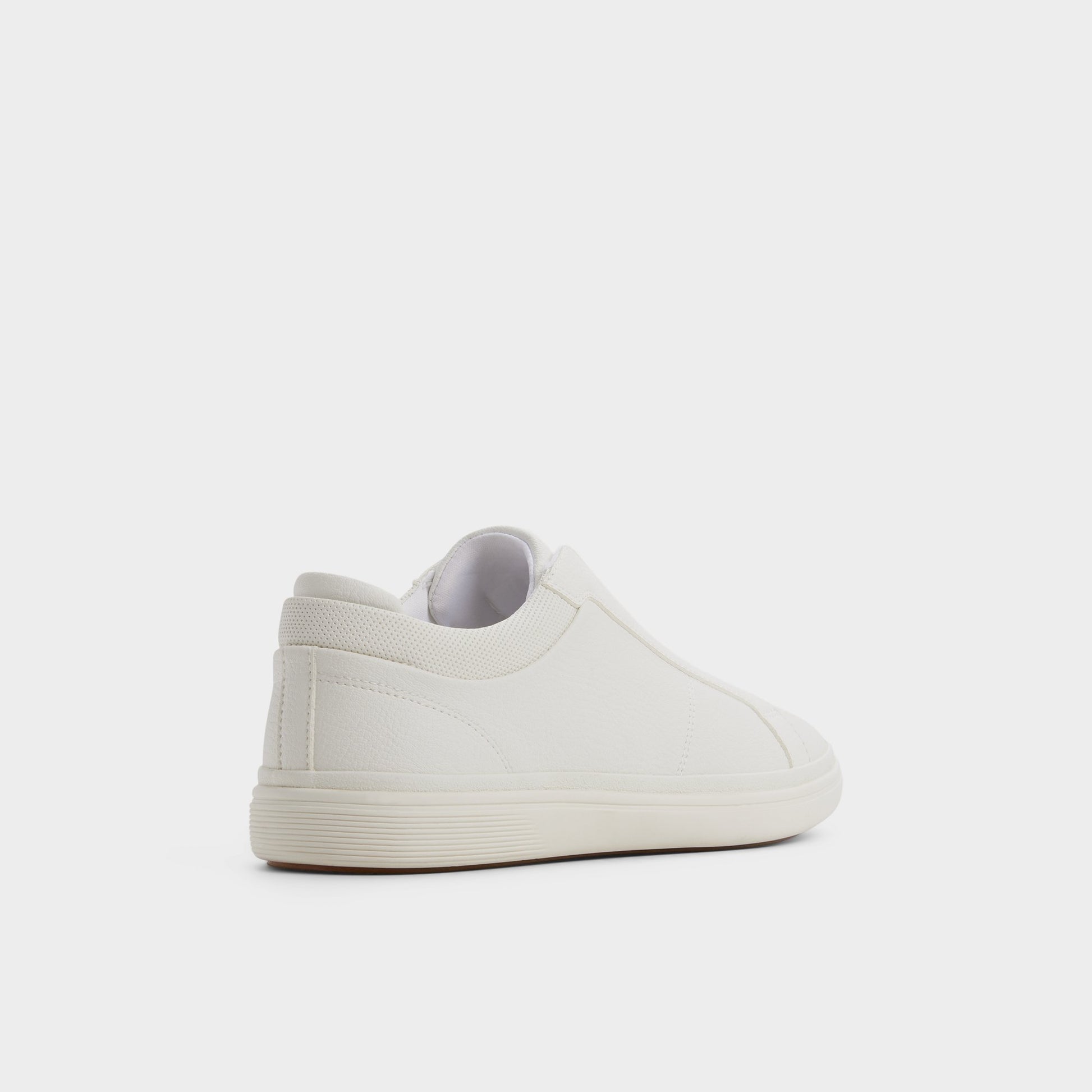 Angle de trois quarts de l'arrière de Blanc Aros Sneaker sans lacets