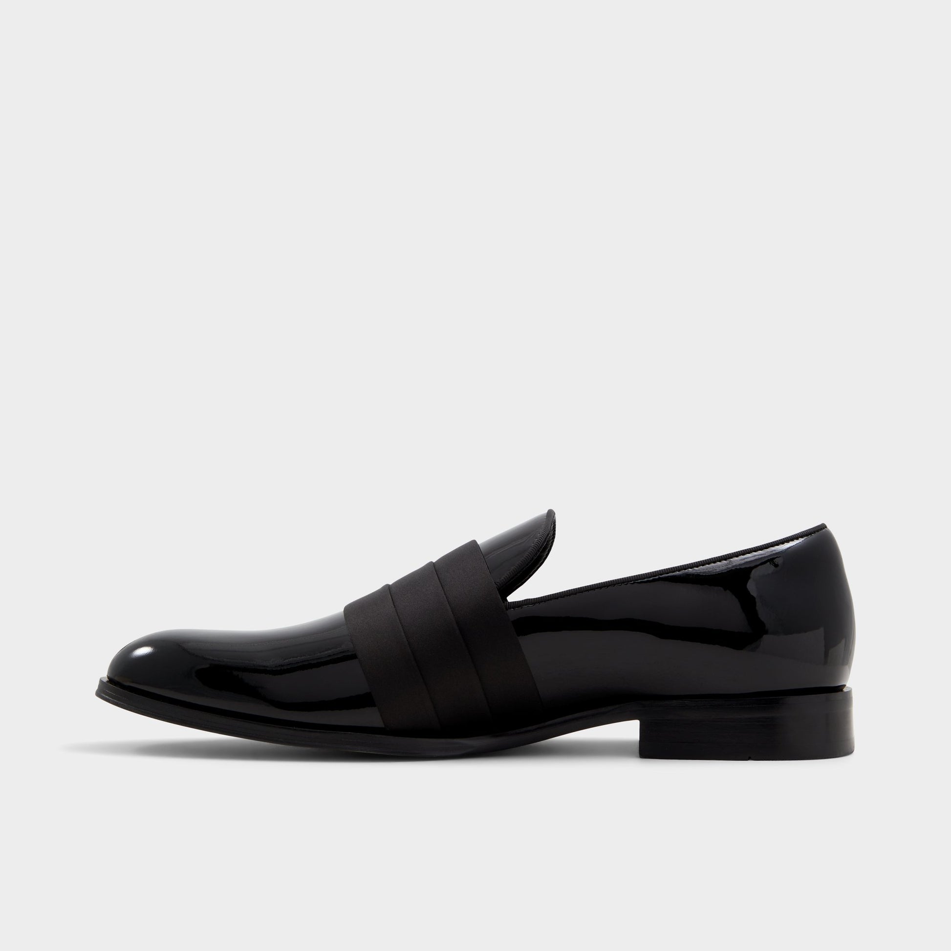 Side view of Black Kenny Loafer