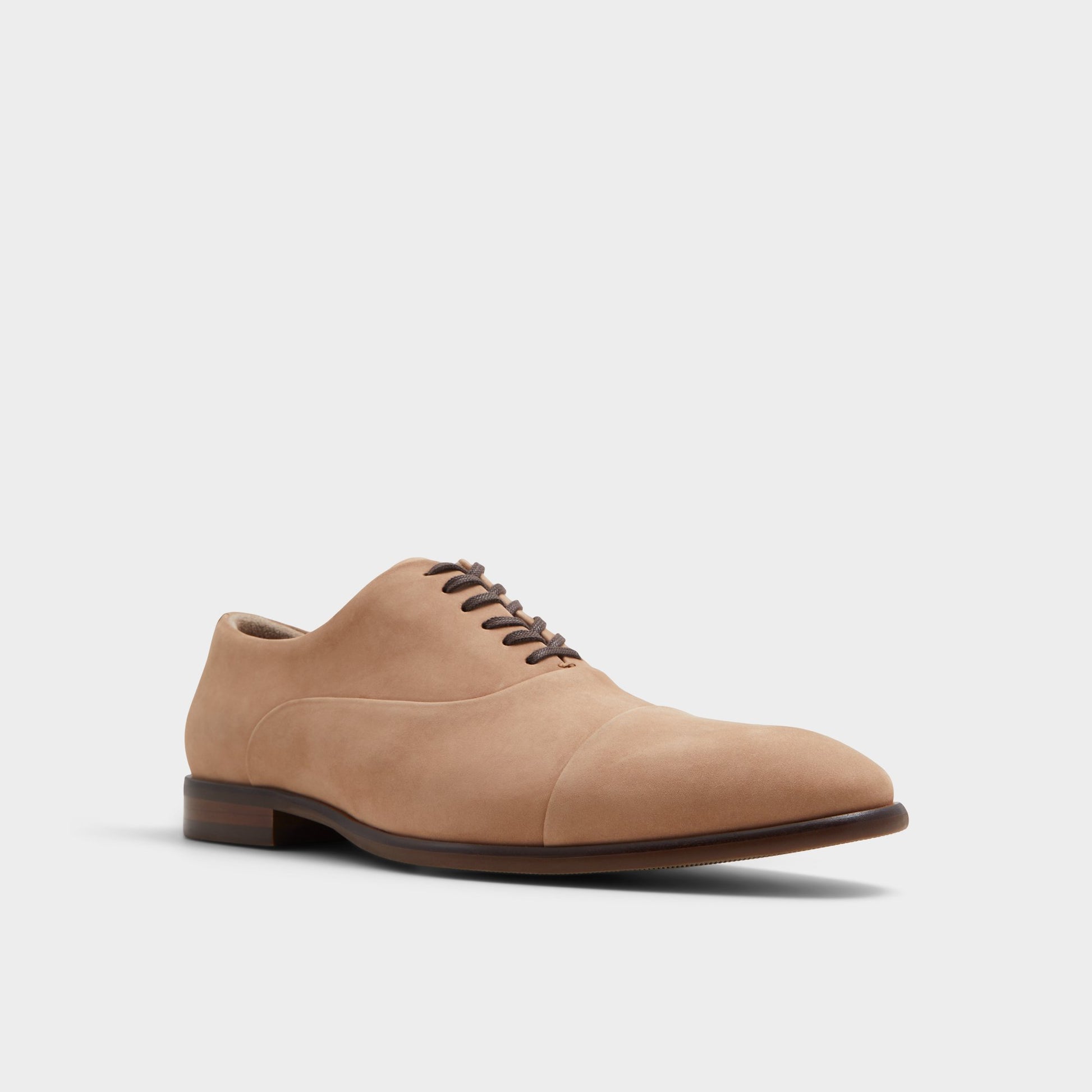 Three-quarter angle of Light Brown Meekes Oxford shoe's front side