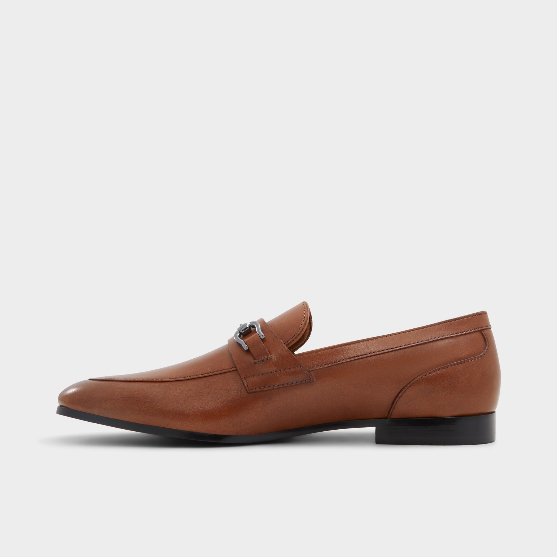 Side view of Cognac Marinho Loafer