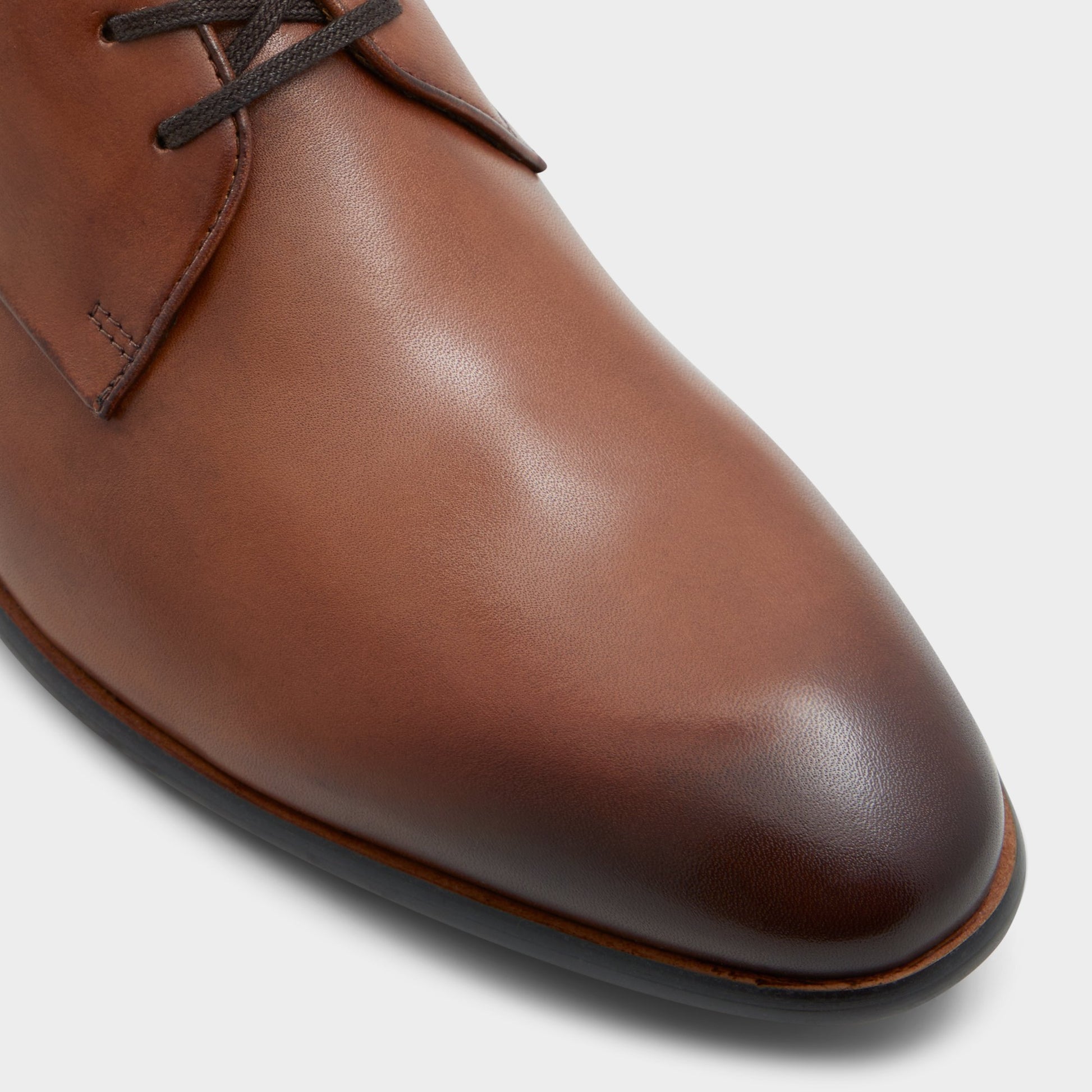 Close-up of the Cognac Marcelus Derby shoe