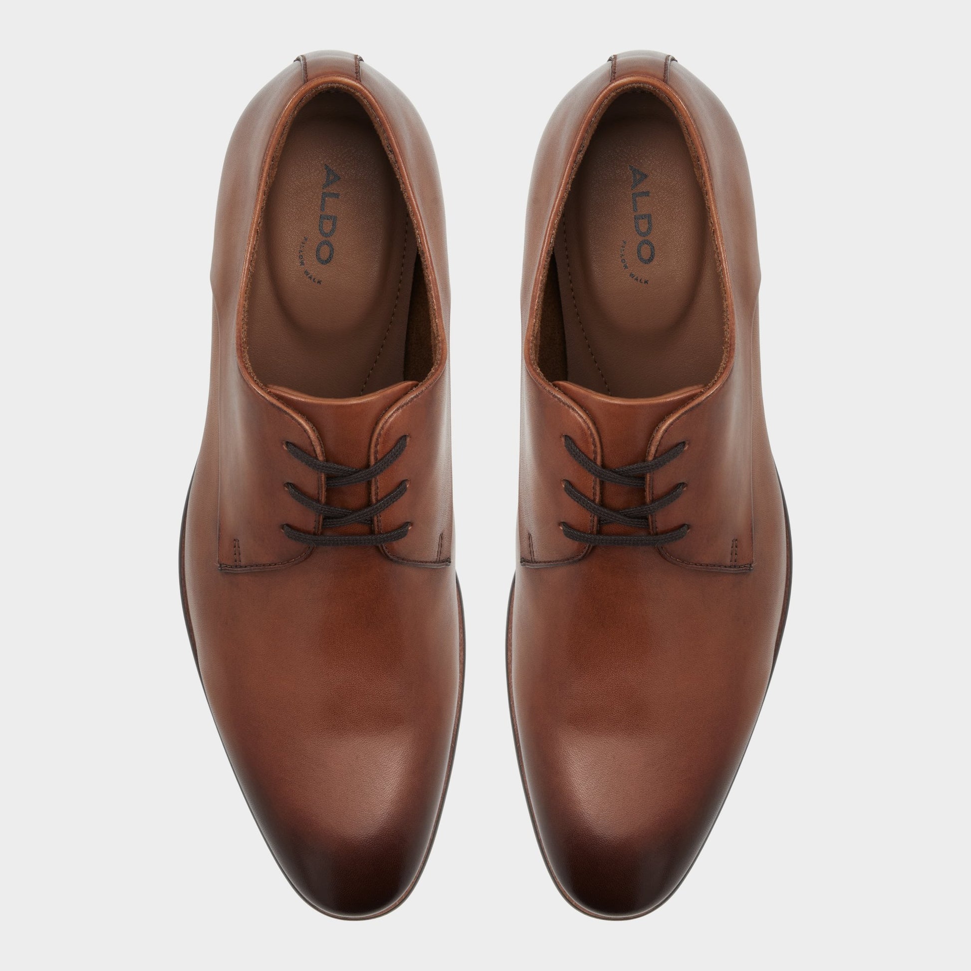 Top-down view of the Cognac Marcelus Derby shoe