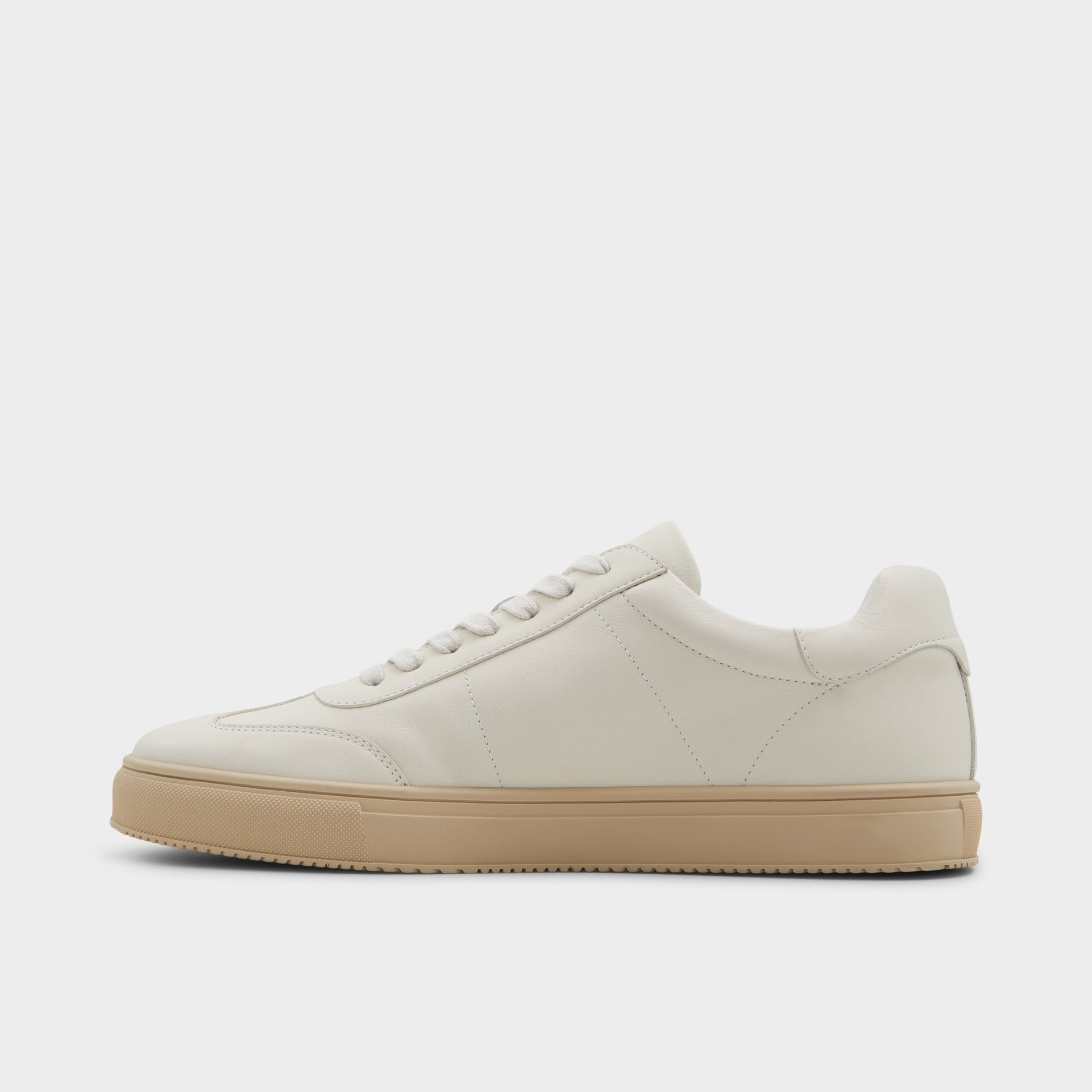 Side view of Bone Ross Low top sneaker