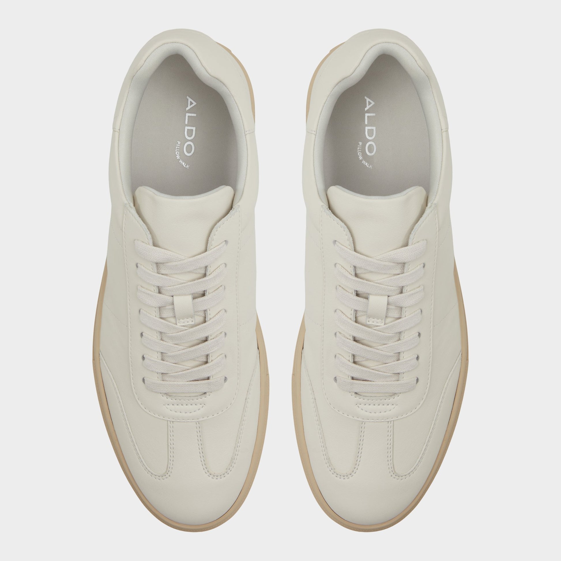 Top-down view of the Bone Ross Low top sneaker
