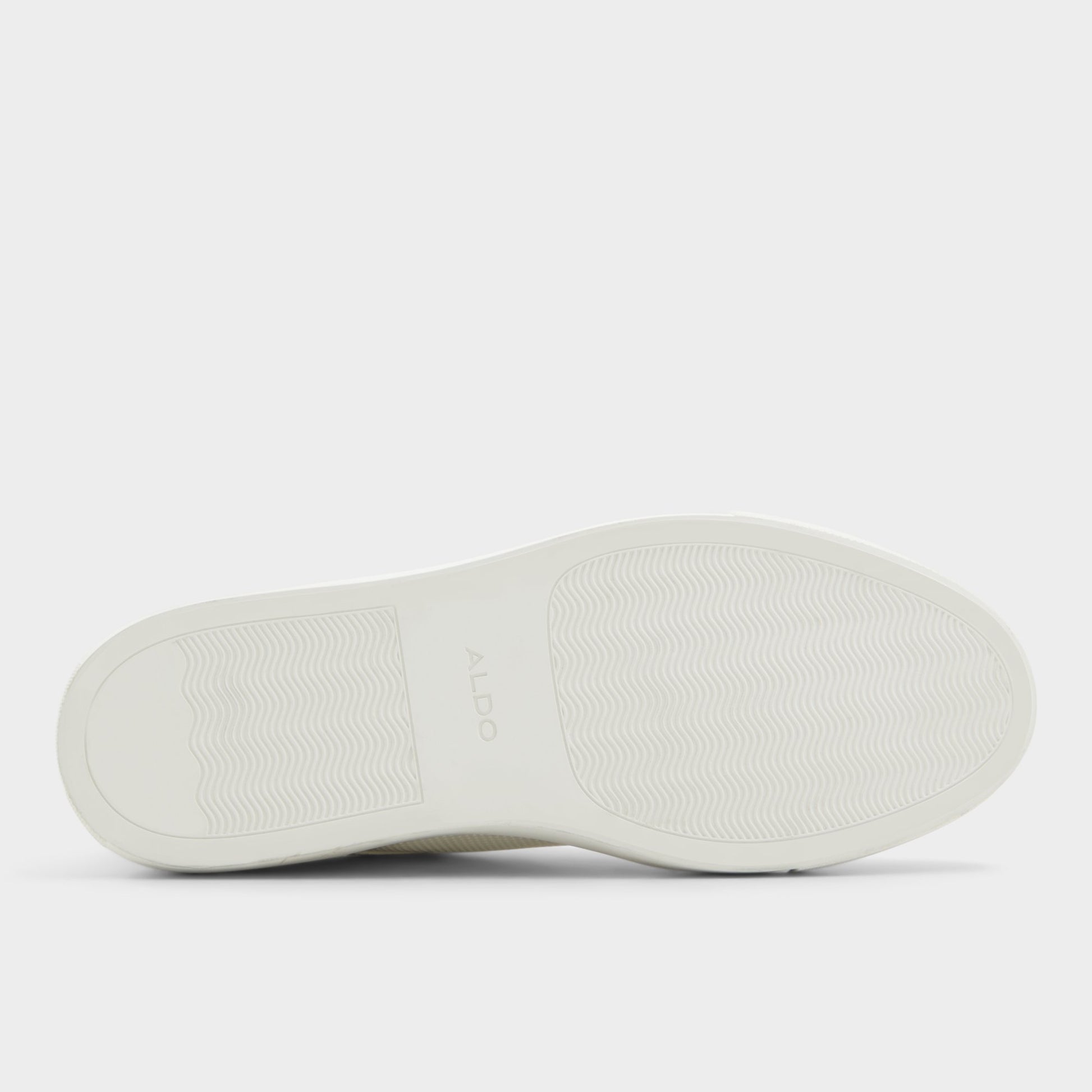 View of White Cityspec Low top sneaker's sole