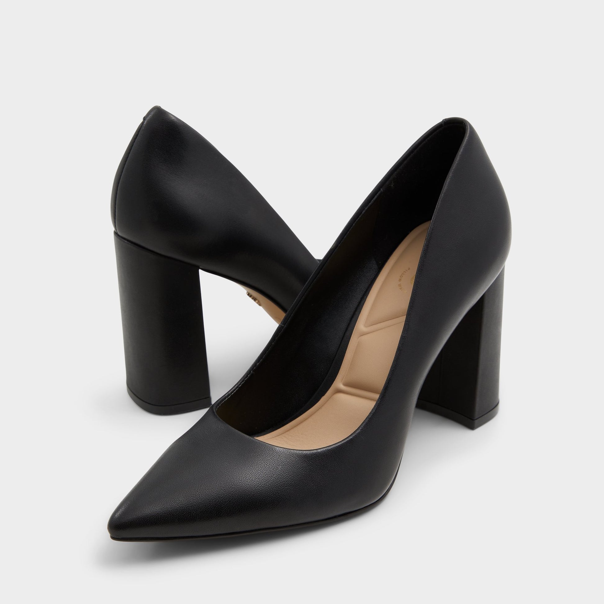 Highlighted view of a pair of Black Javabriryn Pumps