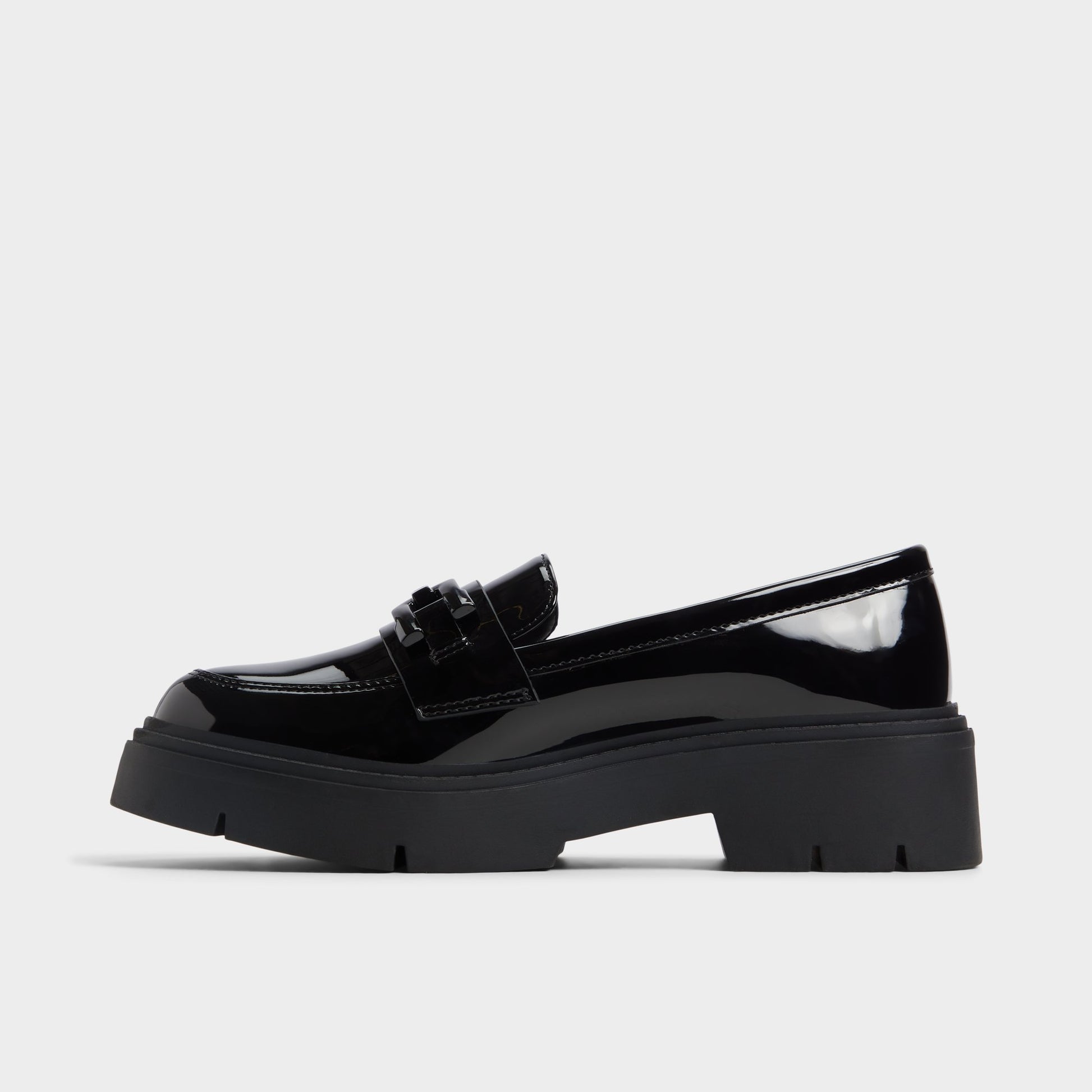 Side view of Black Mazey