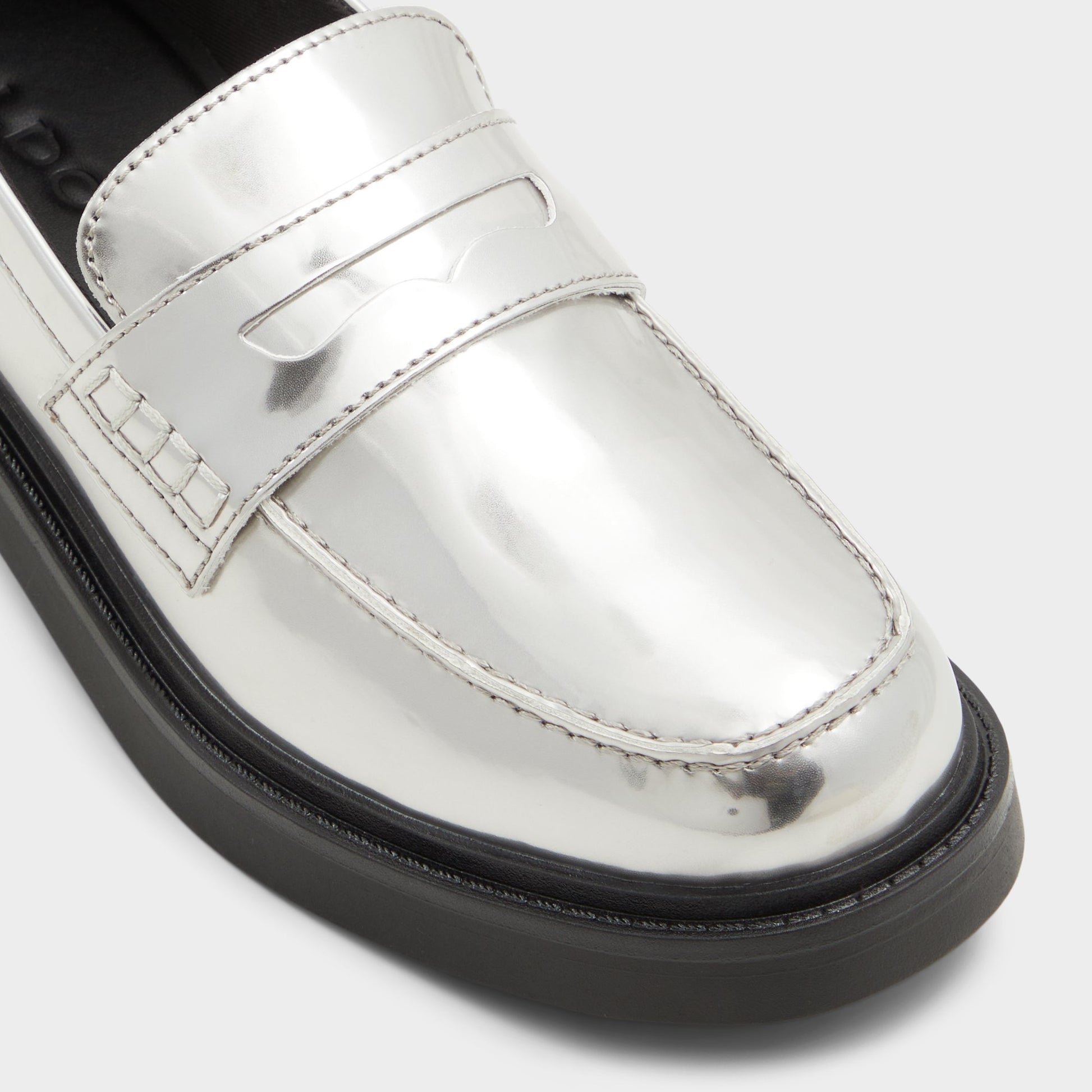 Close-up of the Silver Verima