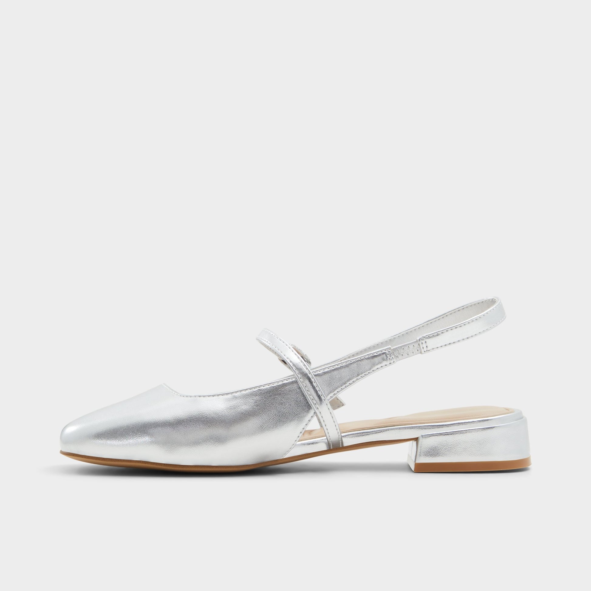 Side view of Silver Huguette