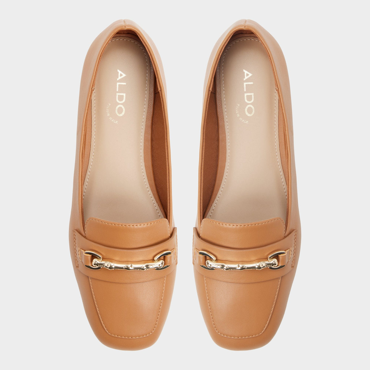Top-down view of the Medium brown Hoha Loafer
