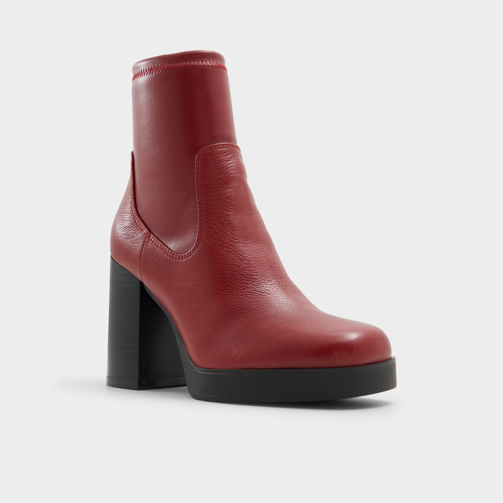 Three-quarter angle of Bordo Seraphica Chelsea boot's front side