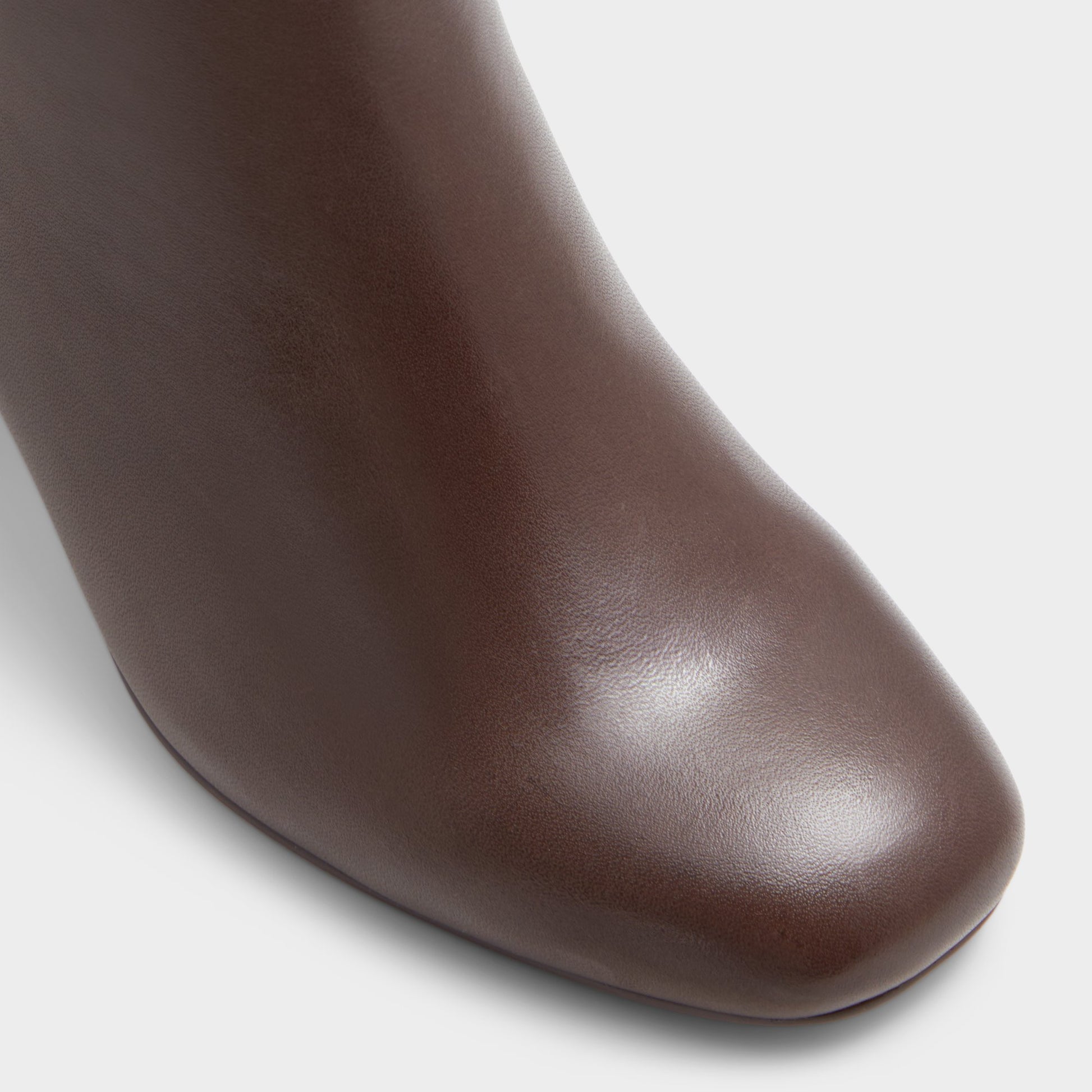 Close-up of the Brown Overflow Satori-wc Knee-high boot