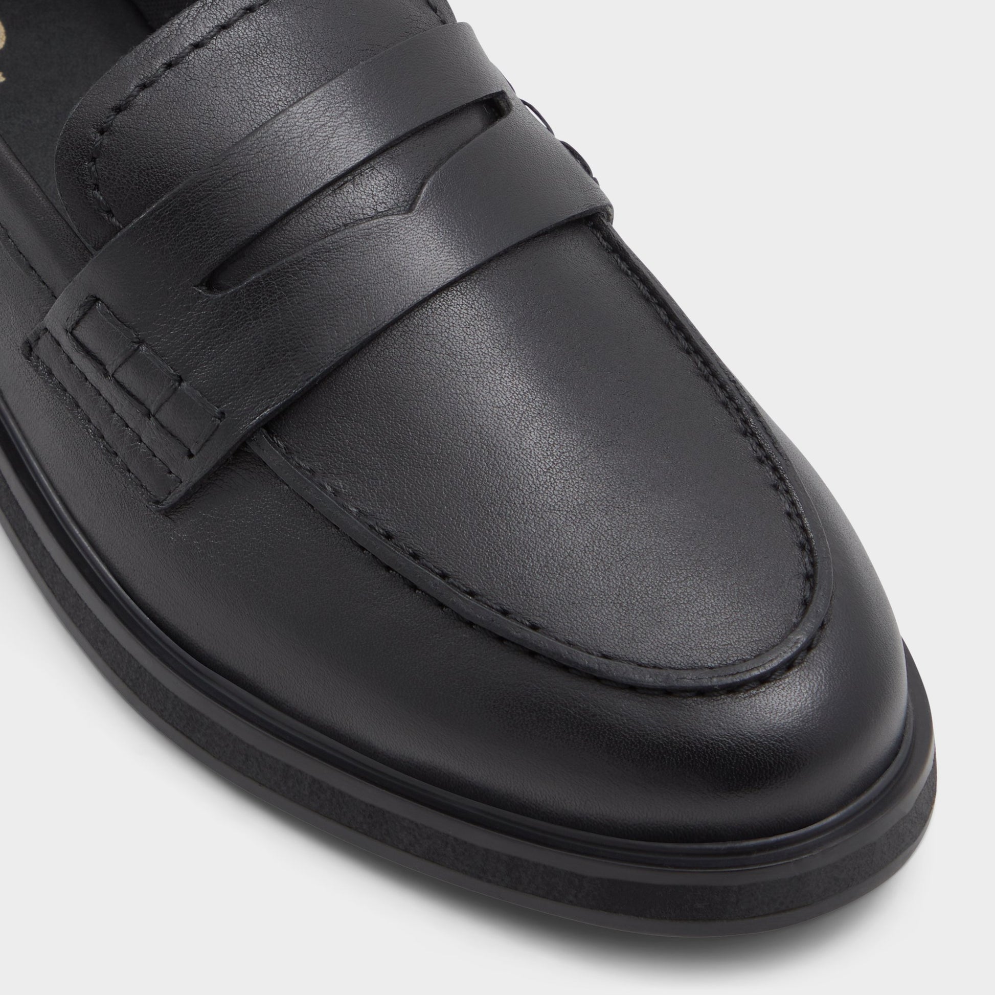 Close-up of the Black Lededanten Loafer