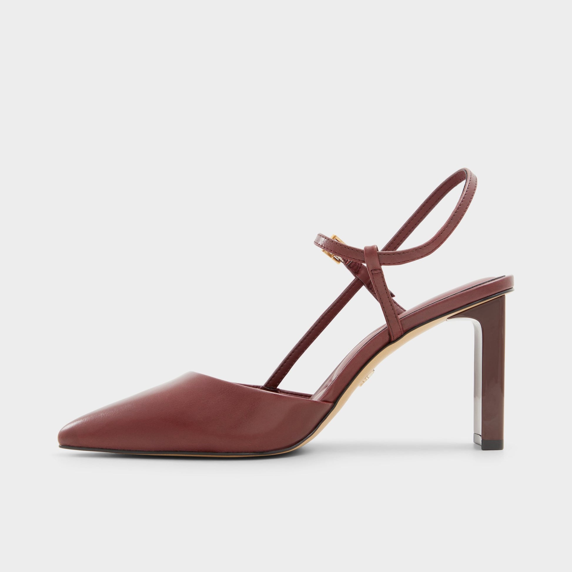Side view of Bordo Darabriver Slingback pump