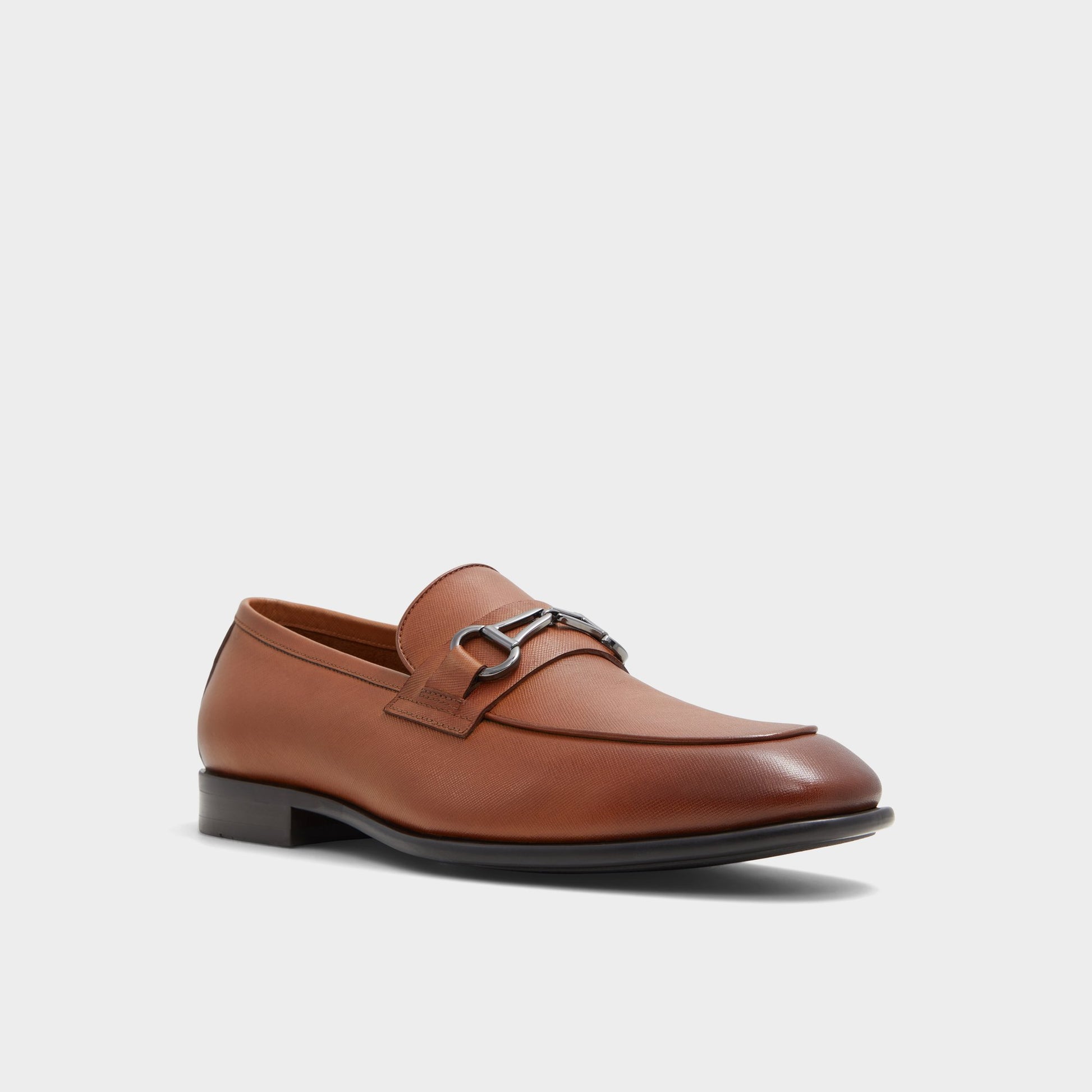 Three-quarter angle of Cognac Walters Loafer's front side
