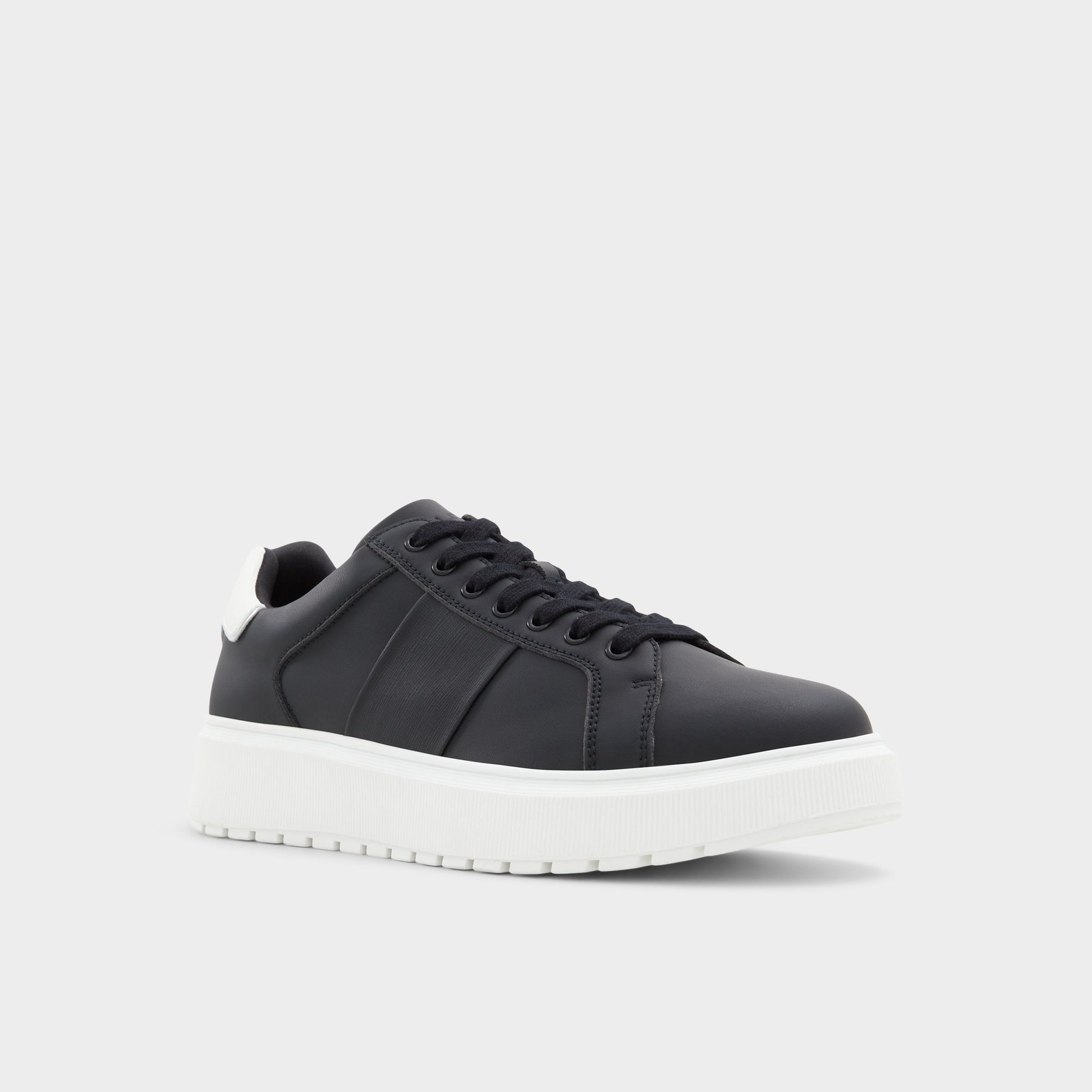 Three-quarter angle of Black Ander Low top sneaker's front side